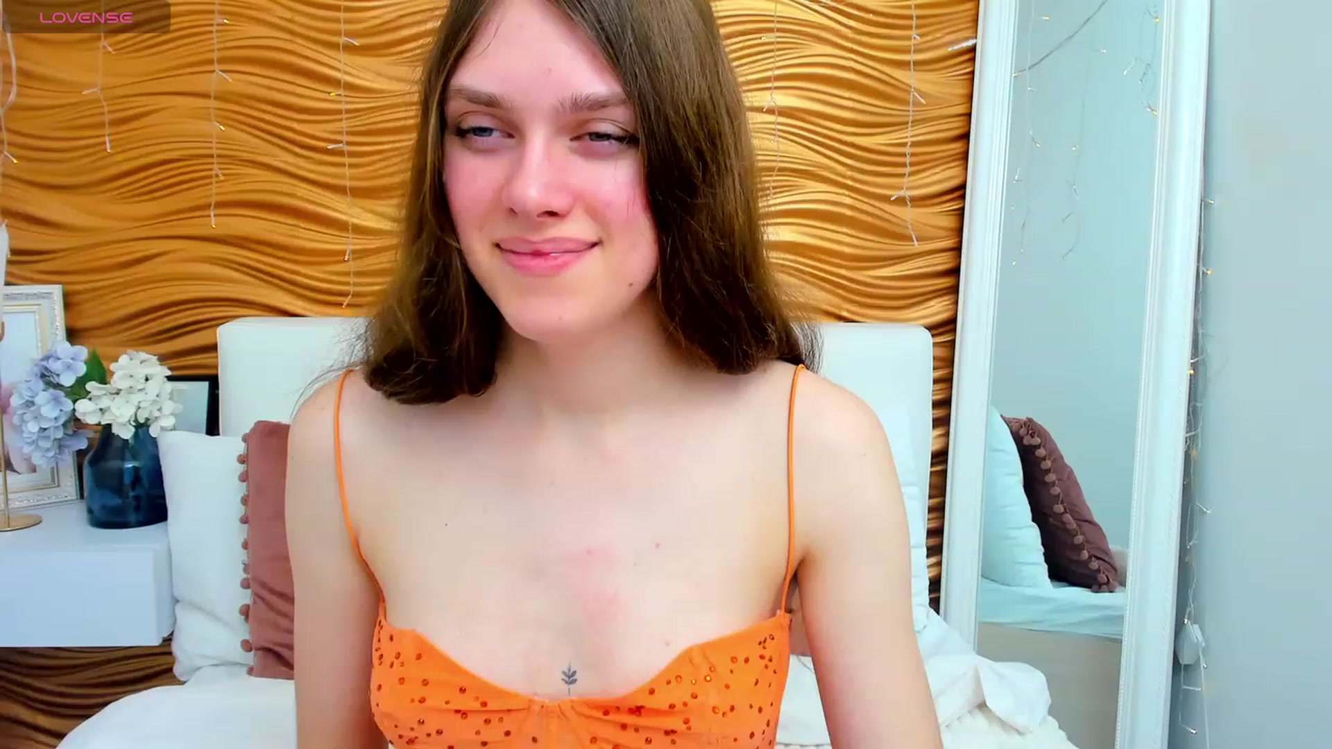 Gallery image thumbnail from JaneBrown's myfreecams stream on, 12/06/2023, 08:51 image 3 of 20