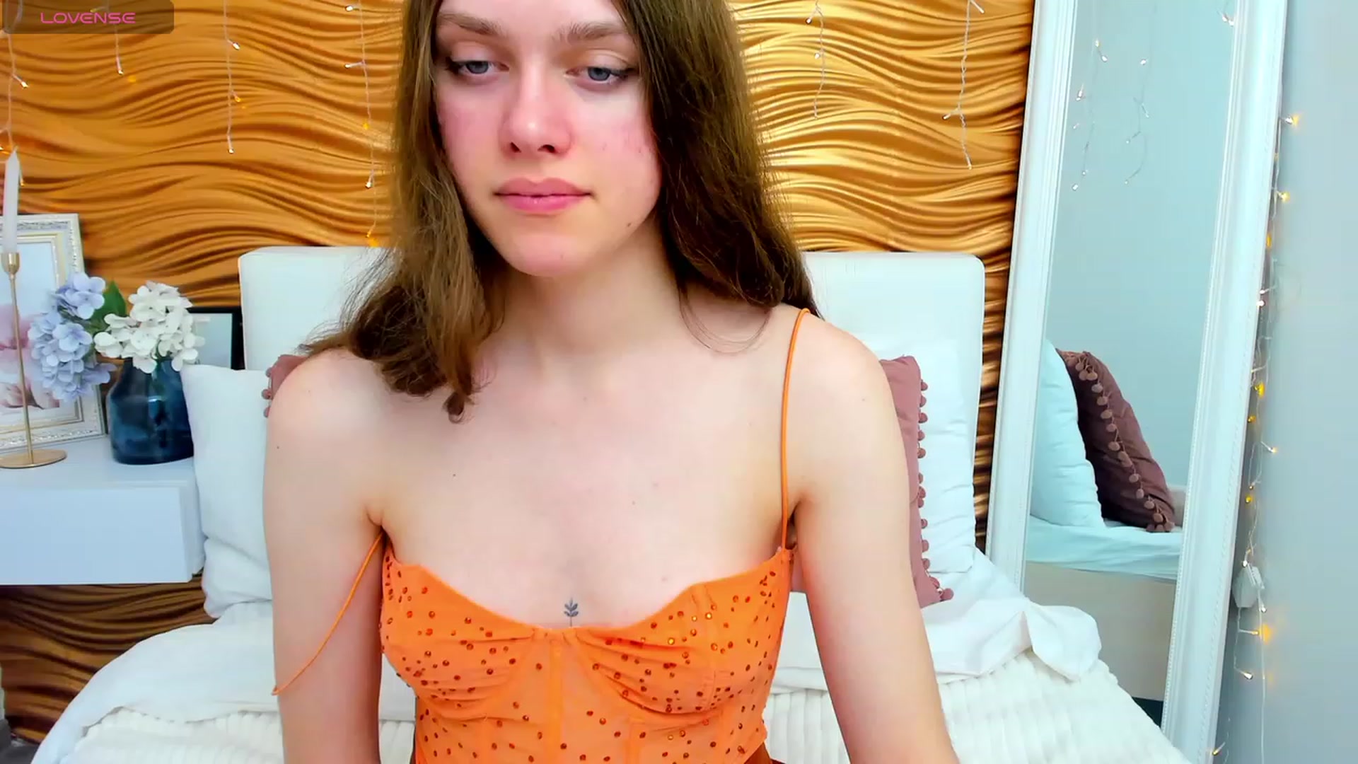 Gallery image thumbnail from JaneBrown's myfreecams stream on, 12/06/2023, 08:51 image 17 of 20