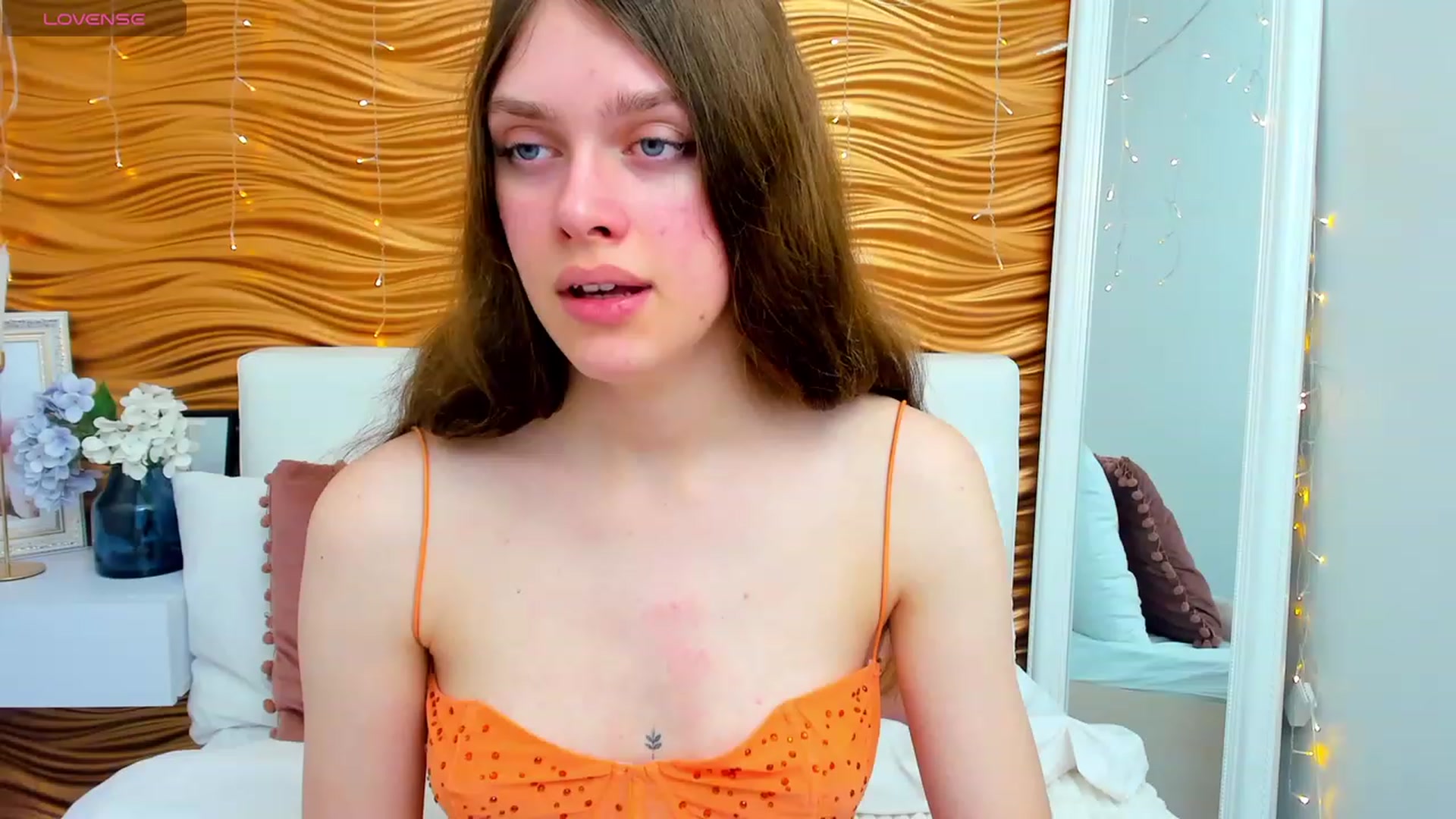 Gallery image thumbnail from JaneBrown's myfreecams stream on, 12/06/2023, 08:51 image 2 of 20