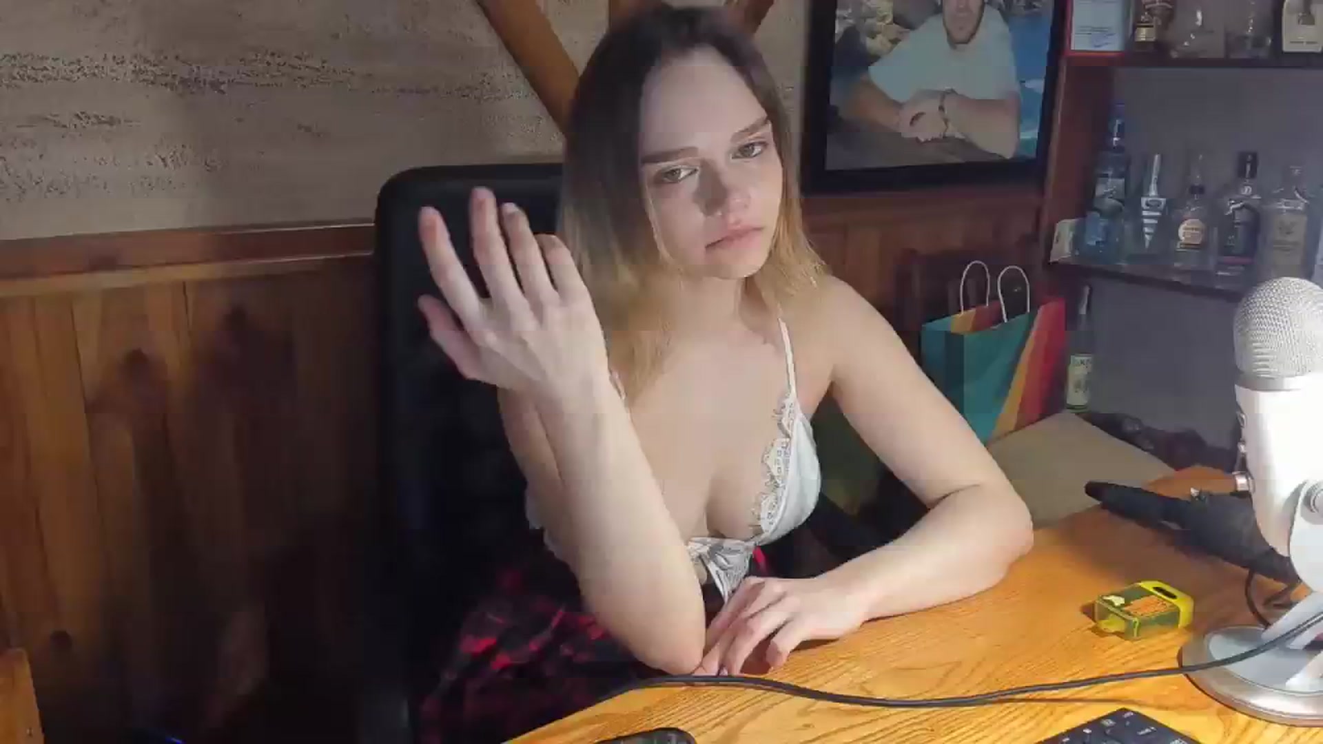 Gallery image thumbnail from JaneDoe_'s myfreecams stream on, 03/06/2024, 11:14 image 11 of 20