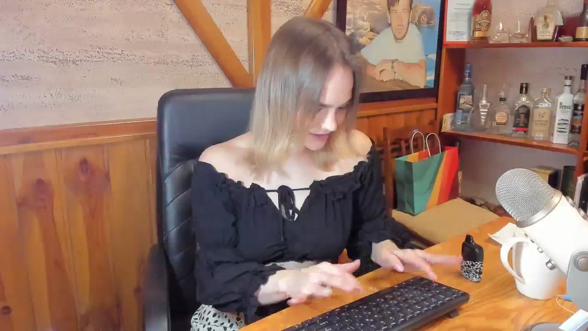 Gallery image thumbnail from JaneDoe_'s myfreecams stream on, 03/11/2024, 15:33 image 17 of 20