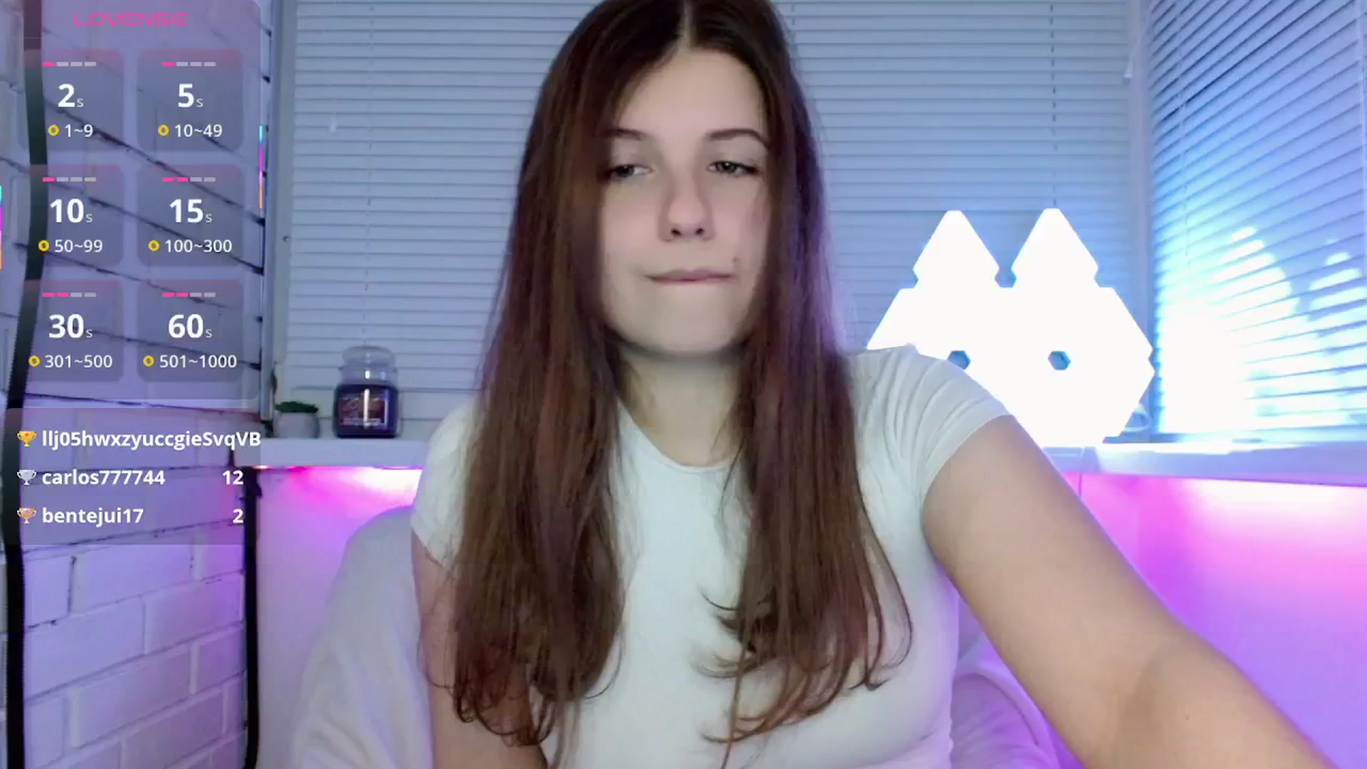 Gallery image thumbnail from JaneJer's myfreecams stream on, 04/27/2025, 24:03 image 3 of 20