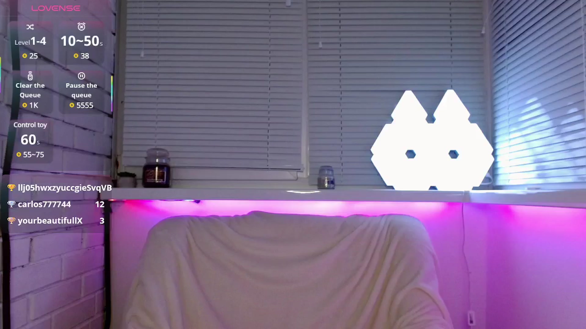 Gallery image thumbnail from JaneJer's myfreecams stream on, 04/27/2025, 24:03 image 14 of 20