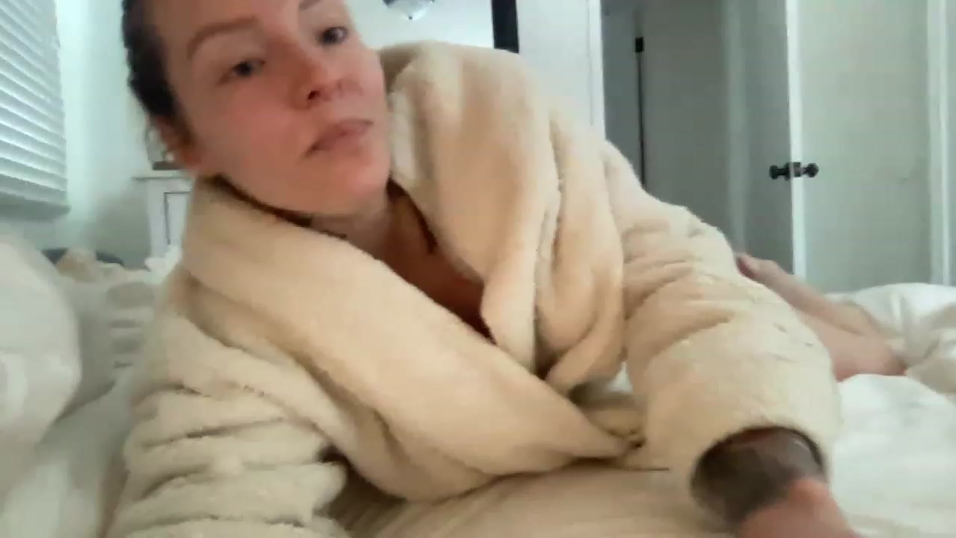 Gallery image thumbnail from JaneLaTarte's myfreecams stream on, 11/14/2022, 18:27 image 9 of 20