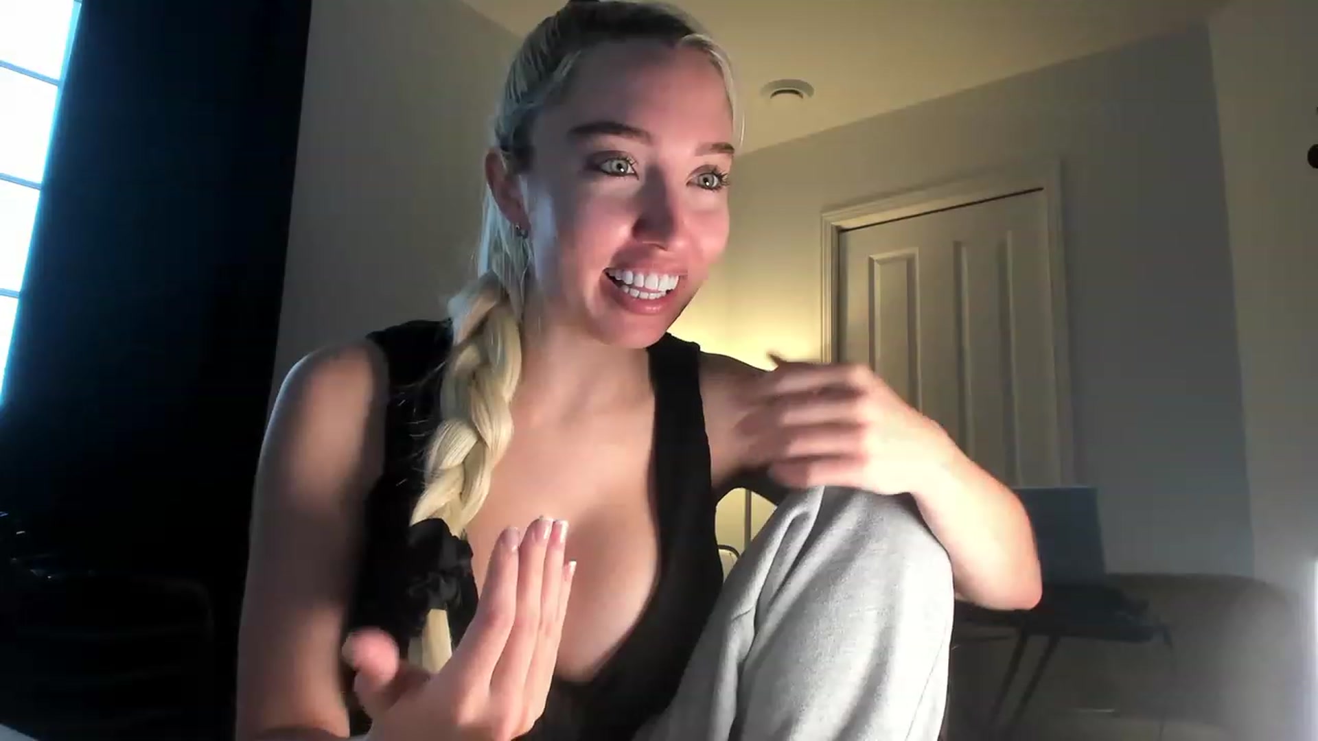Gallery image thumbnail from JaneLucier's myfreecams stream on, 12/30/2022, 18:50 image 20 of 20