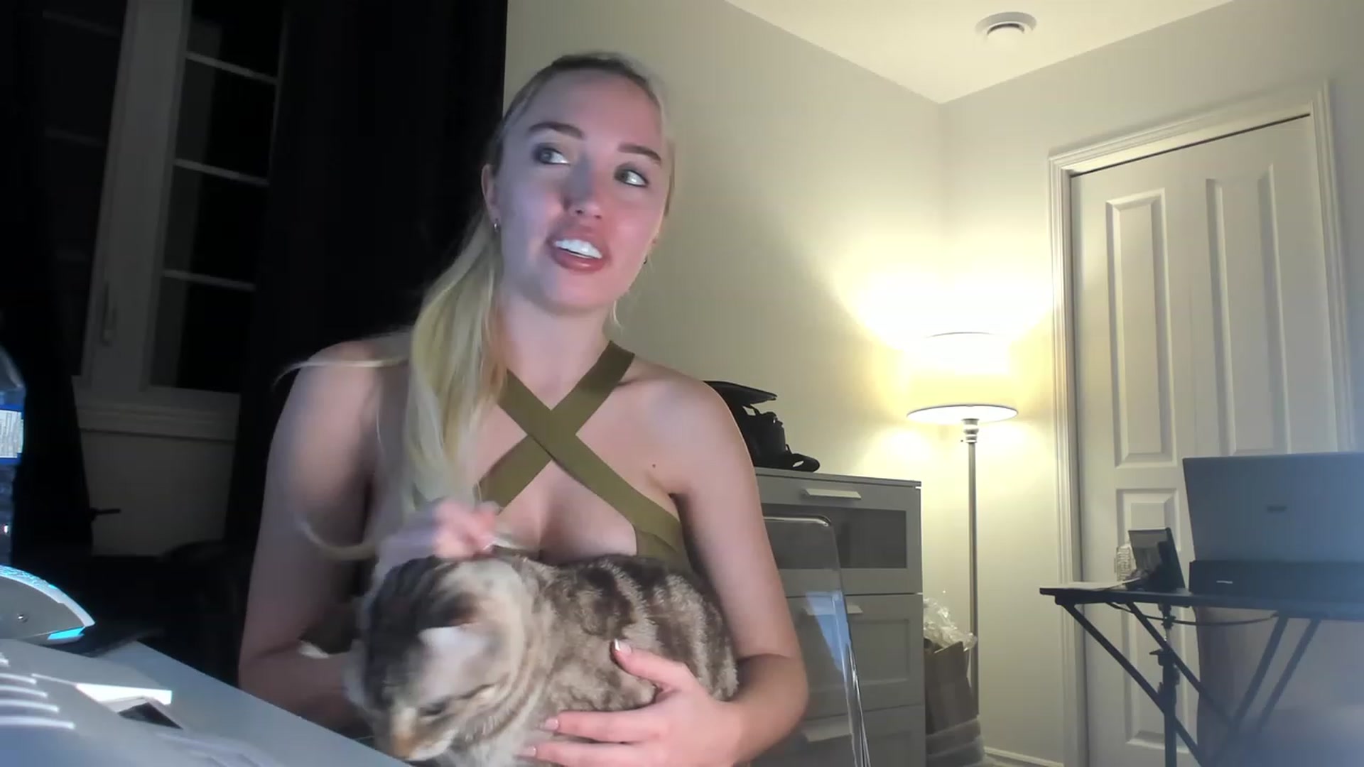 Gallery image thumbnail from JaneLucier's myfreecams stream on, 12/31/2022, 24:02 image 13 of 20