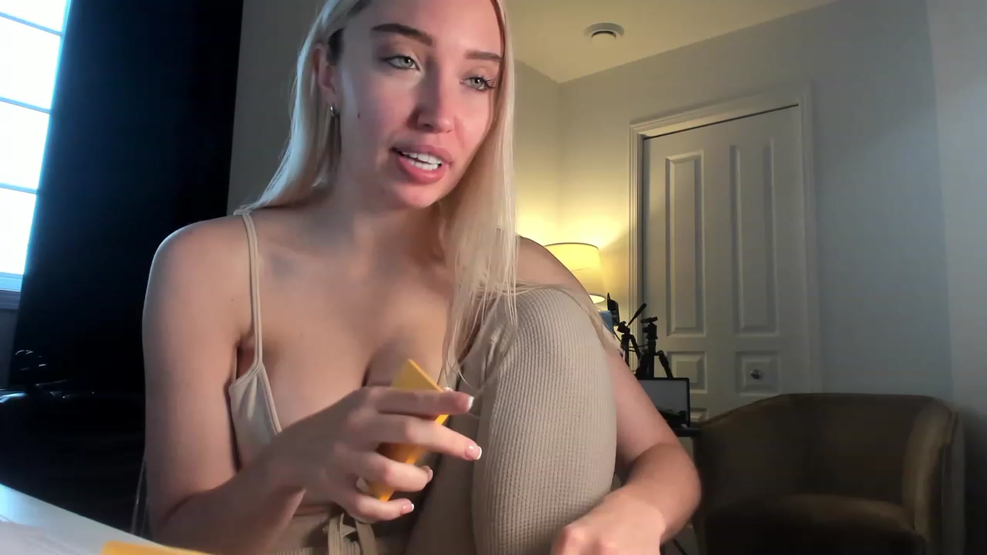 Gallery image thumbnail from JaneLucier's myfreecams stream on, 01/01/2023, 17:51 image 4 of 20