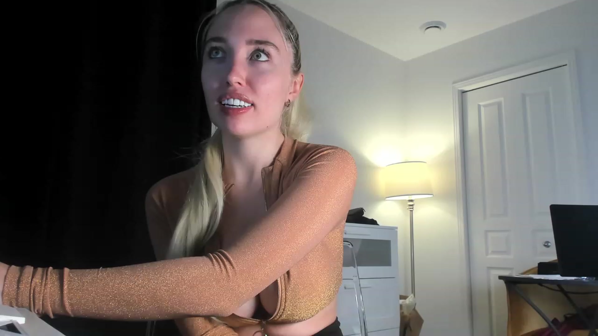 Gallery image thumbnail from JaneLucier's myfreecams stream on, 01/04/2023, 24:26 image 11 of 20