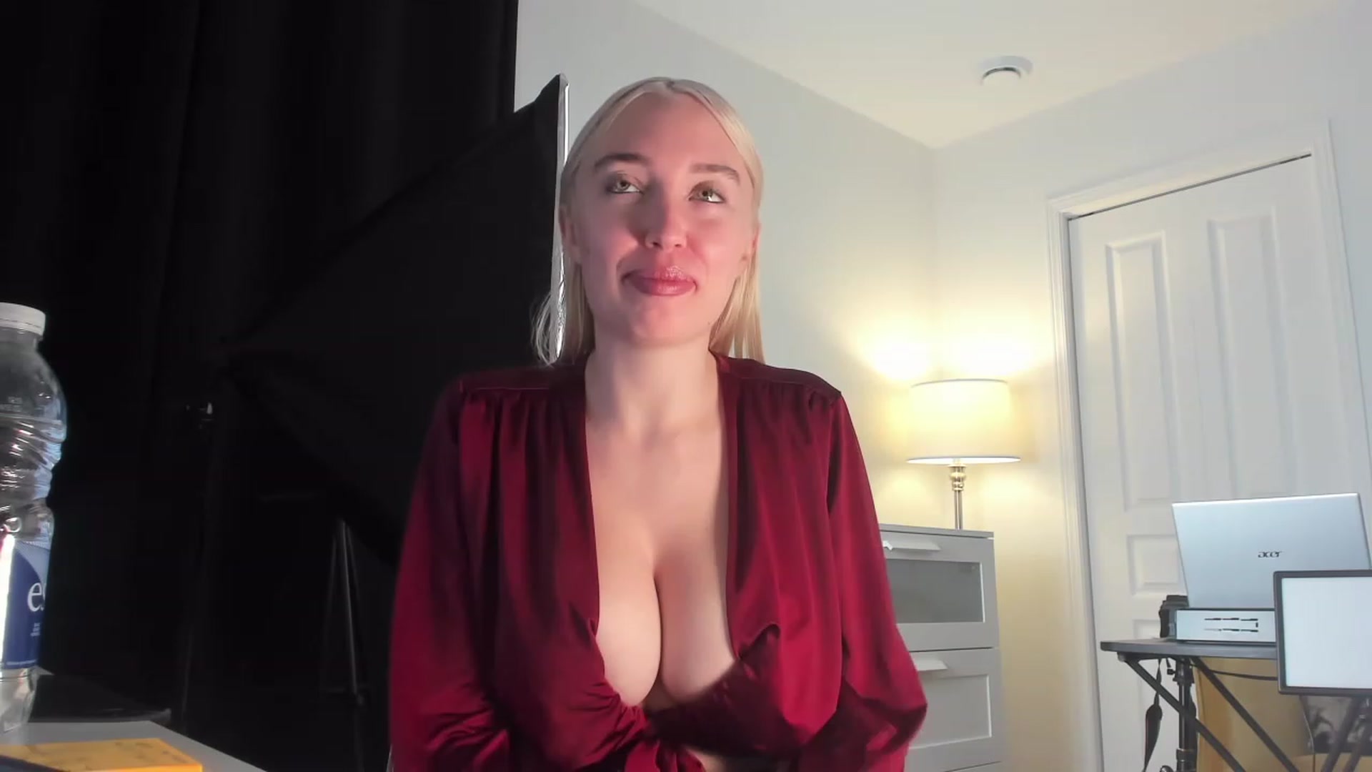 Gallery image thumbnail from JaneLucier's myfreecams stream on, 01/10/2023, 22:42 image 15 of 20