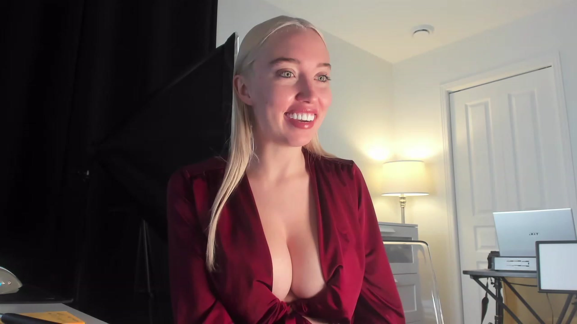 Gallery image thumbnail from JaneLucier's myfreecams stream on, 01/10/2023, 22:42 image 2 of 20