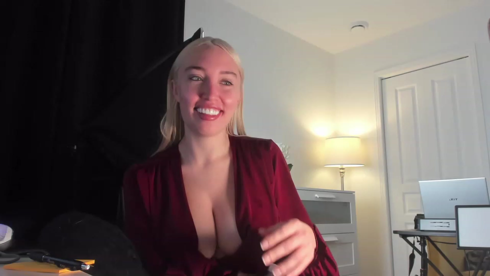 Gallery image thumbnail from JaneLucier's myfreecams stream on, 01/11/2023, 24:03 image 11 of 20