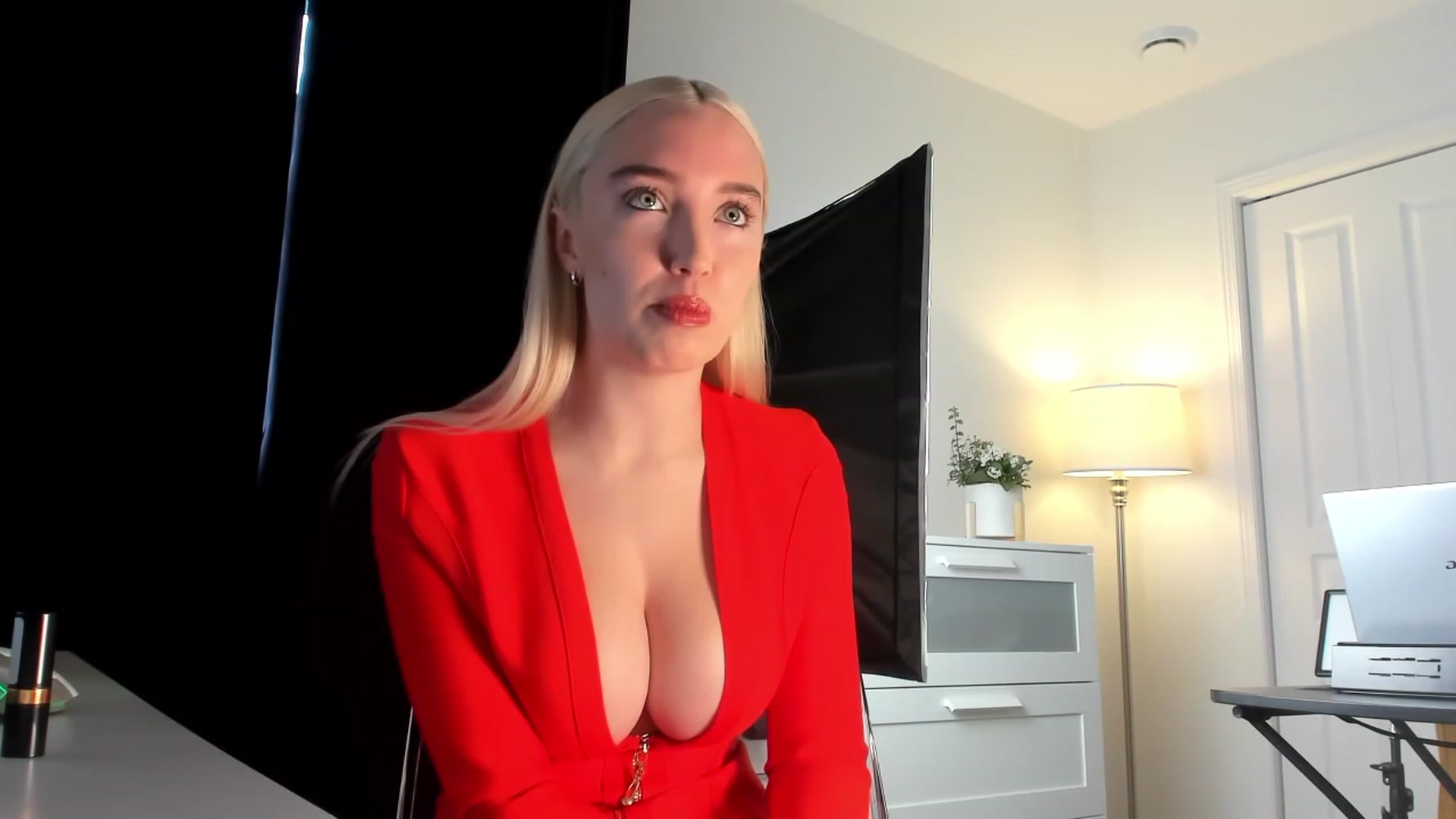 Gallery image thumbnail from JaneLucier's myfreecams stream on, 01/13/2023, 18:05 image 3 of 20