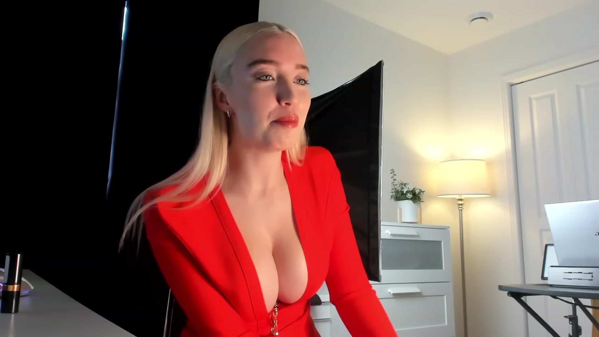Gallery image thumbnail from JaneLucier's myfreecams stream on, 01/13/2023, 18:05 image 17 of 20