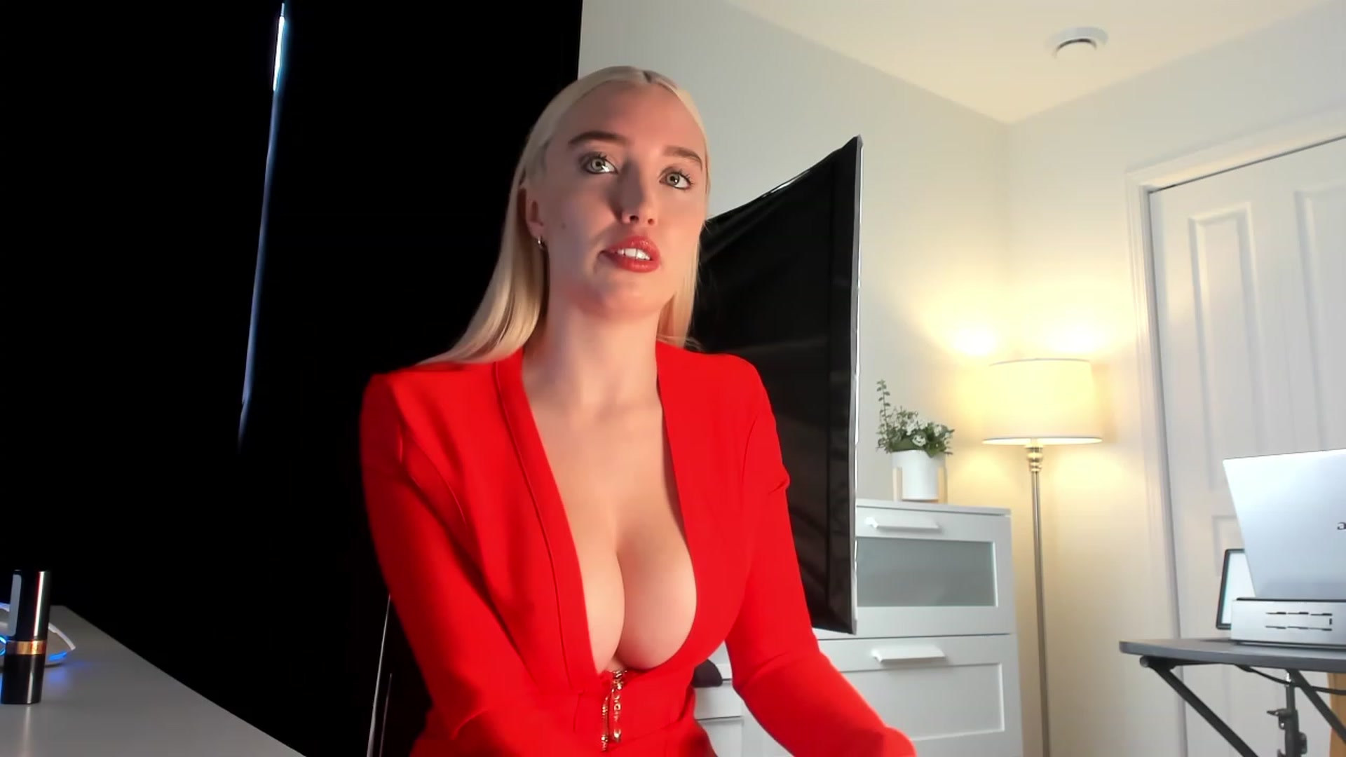 Gallery image thumbnail from JaneLucier's myfreecams stream on, 01/13/2023, 18:05 image 18 of 20
