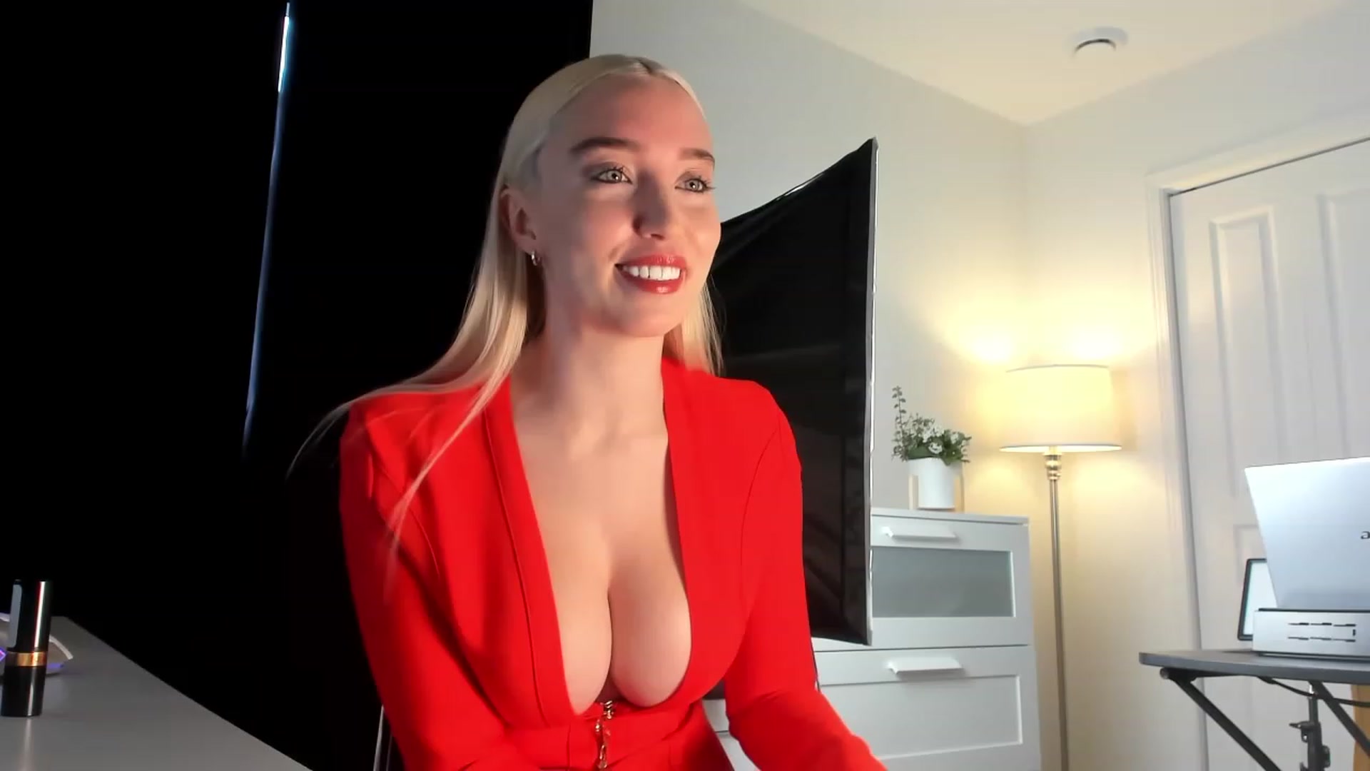 Gallery image thumbnail from JaneLucier's myfreecams stream on, 01/13/2023, 18:05 image 2 of 20