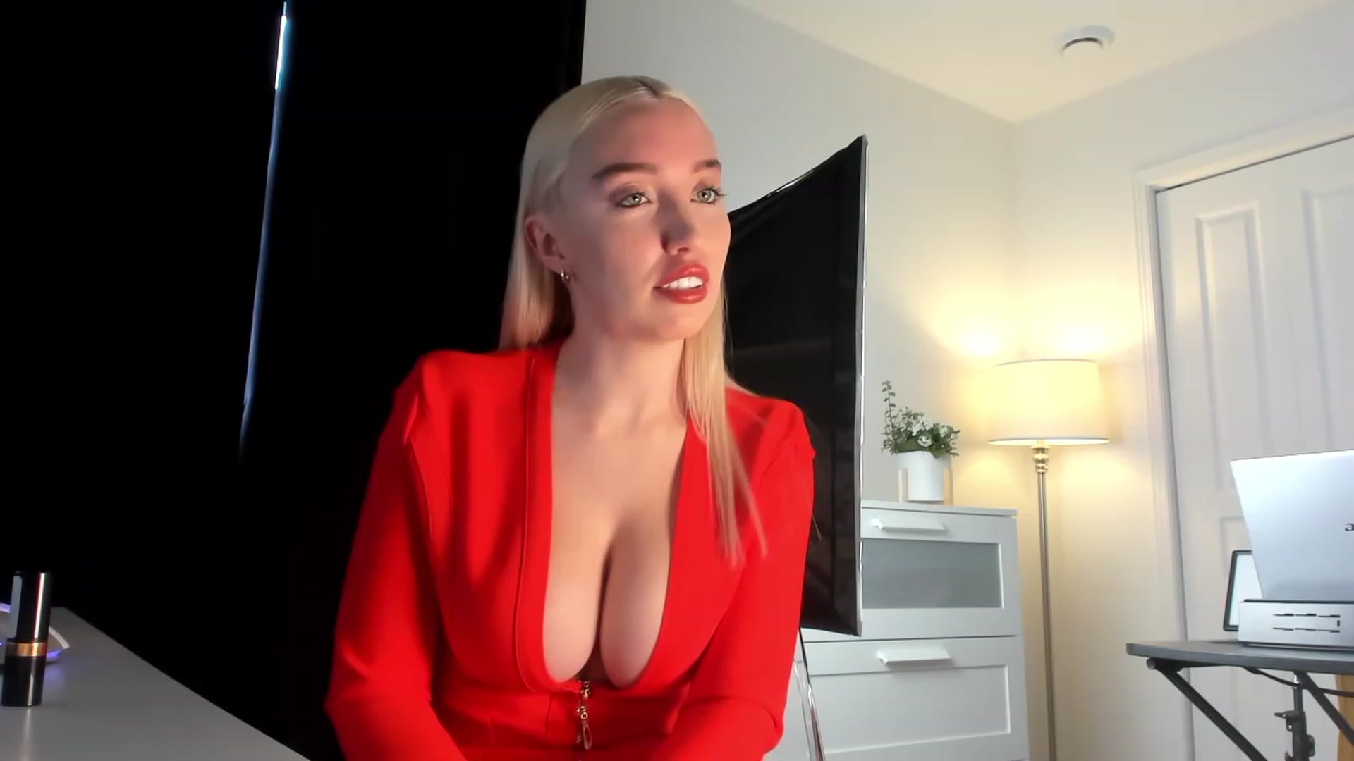 Gallery image thumbnail from JaneLucier's myfreecams stream on, 01/13/2023, 18:05 image 8 of 20
