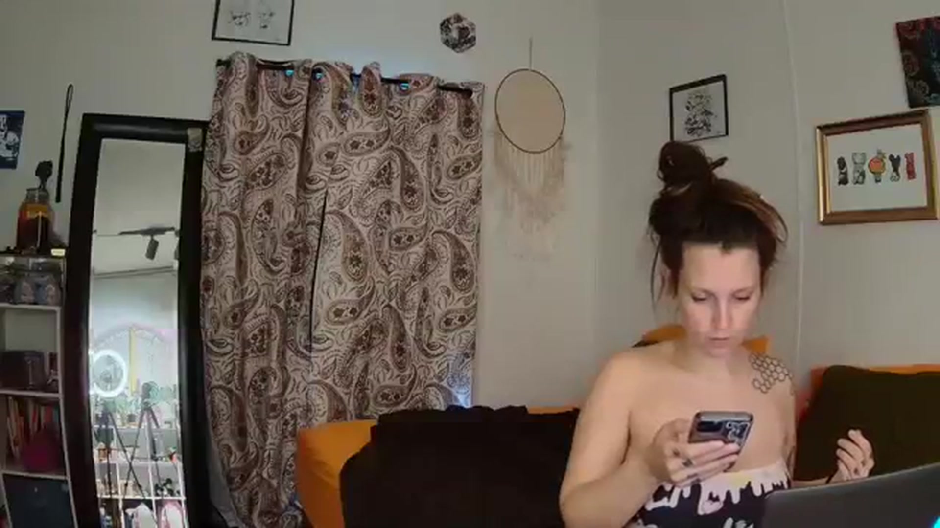 Gallery image thumbnail from JaneMantis's myfreecams stream on, 08/10/2023, 15:46 image 20 of 20