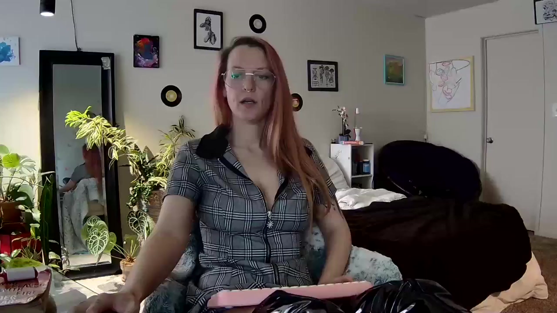 Gallery image thumbnail from JaneMantis's myfreecams stream on, 10/23/2024, 16:28 image 10 of 20