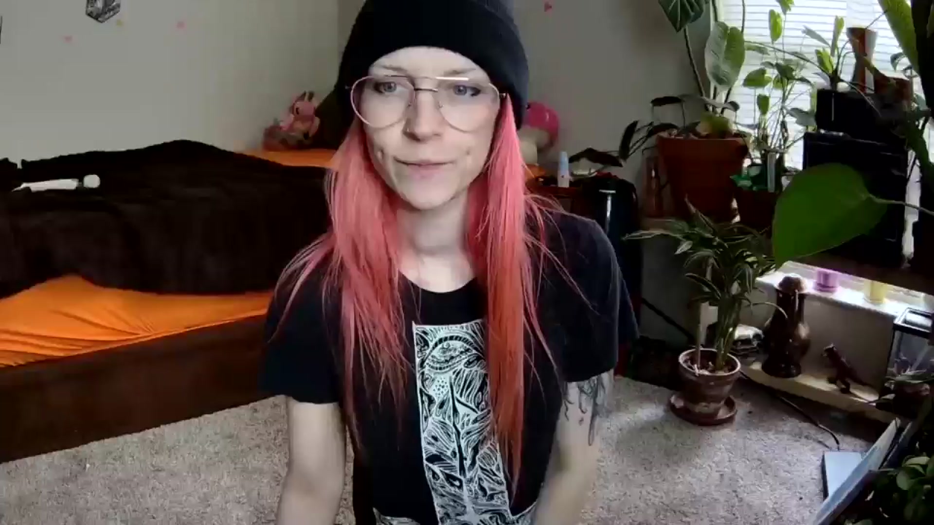 Gallery image thumbnail from JaneMantis's myfreecams stream on, 04/14/2025, 15:53 image 14 of 20