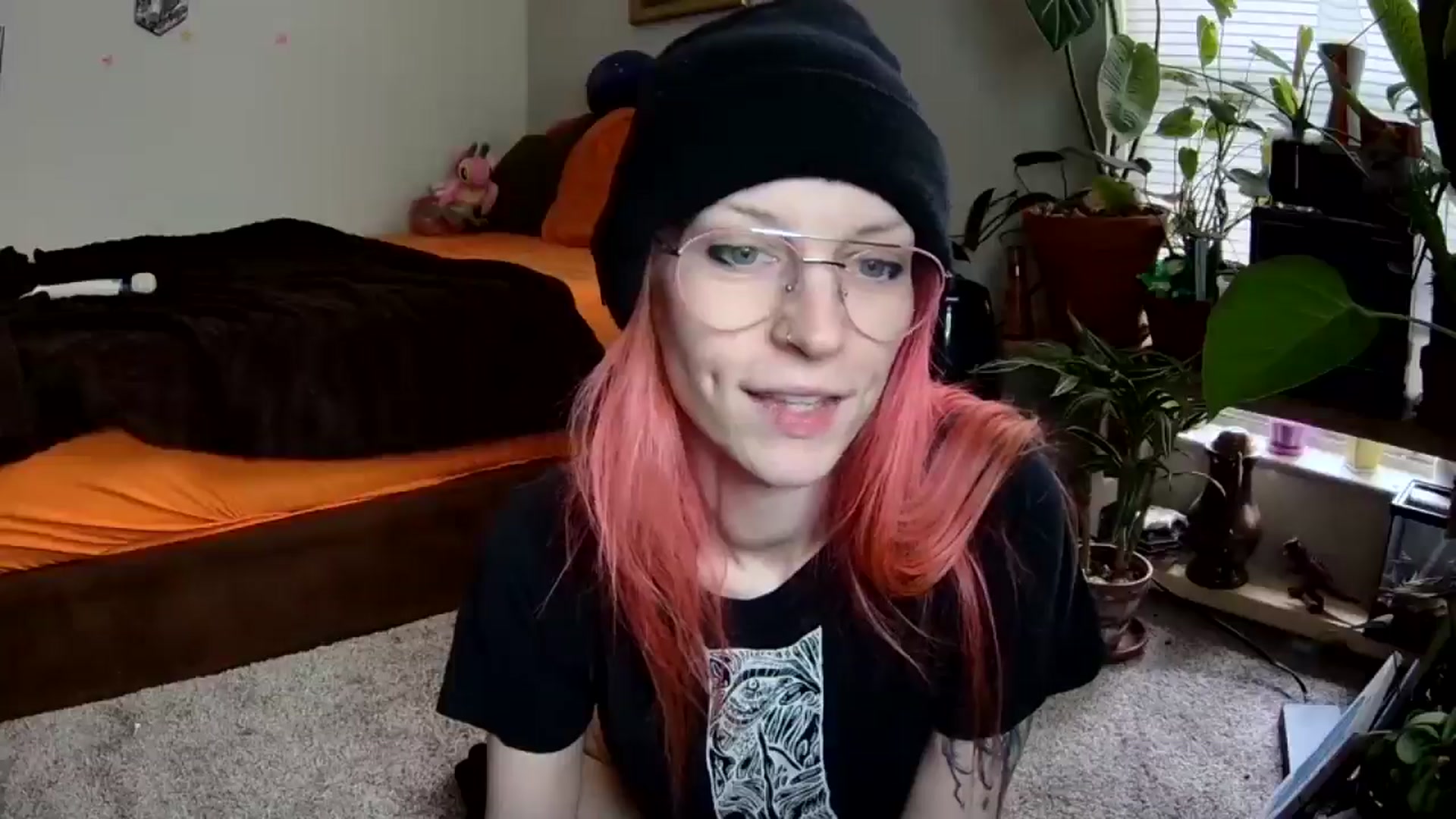 Gallery image thumbnail from JaneMantis's myfreecams stream on, 04/14/2025, 15:53 image 10 of 20