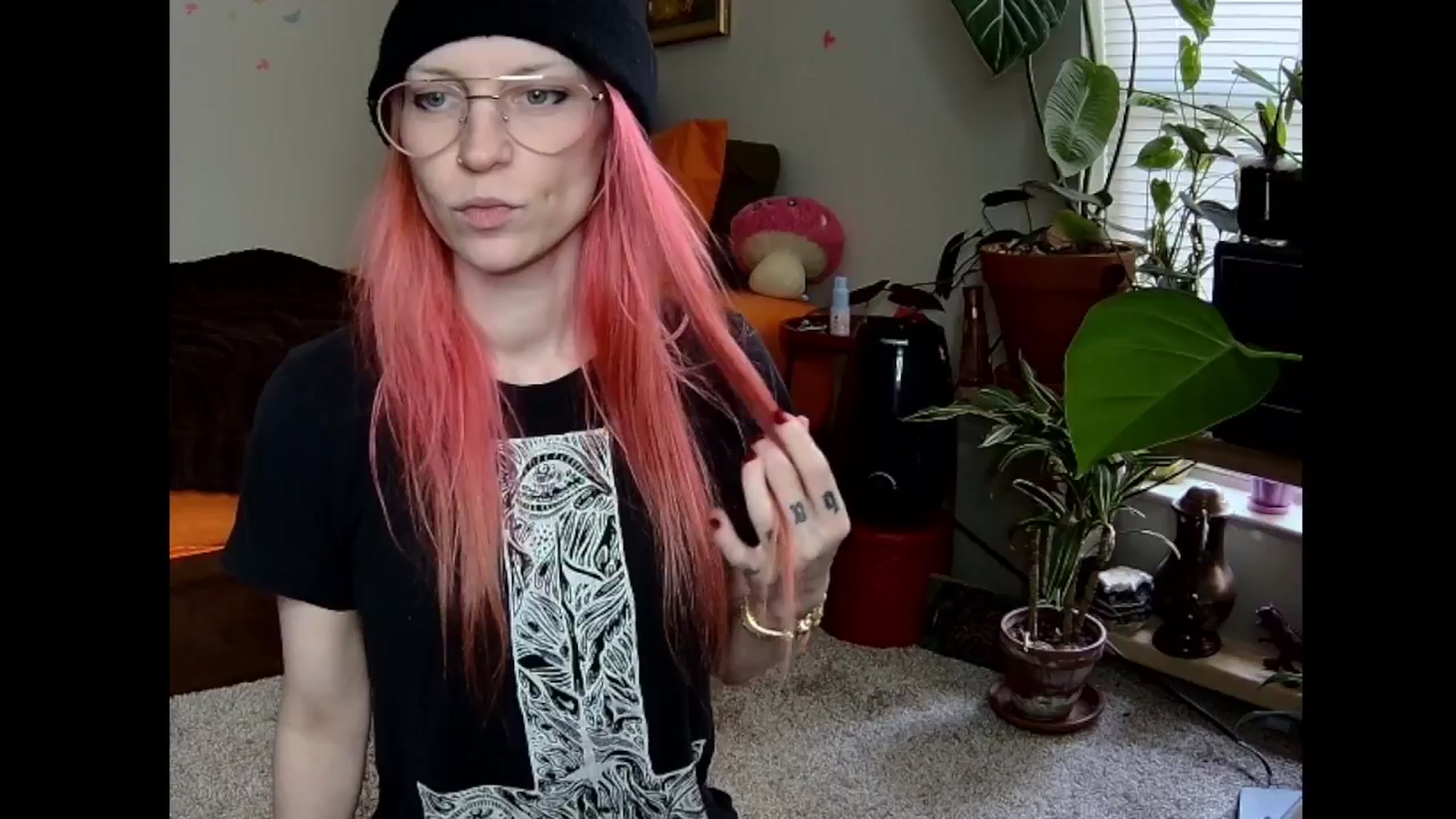 Gallery image thumbnail from JaneMantis's myfreecams stream on, 04/14/2025, 17:49 image 15 of 20