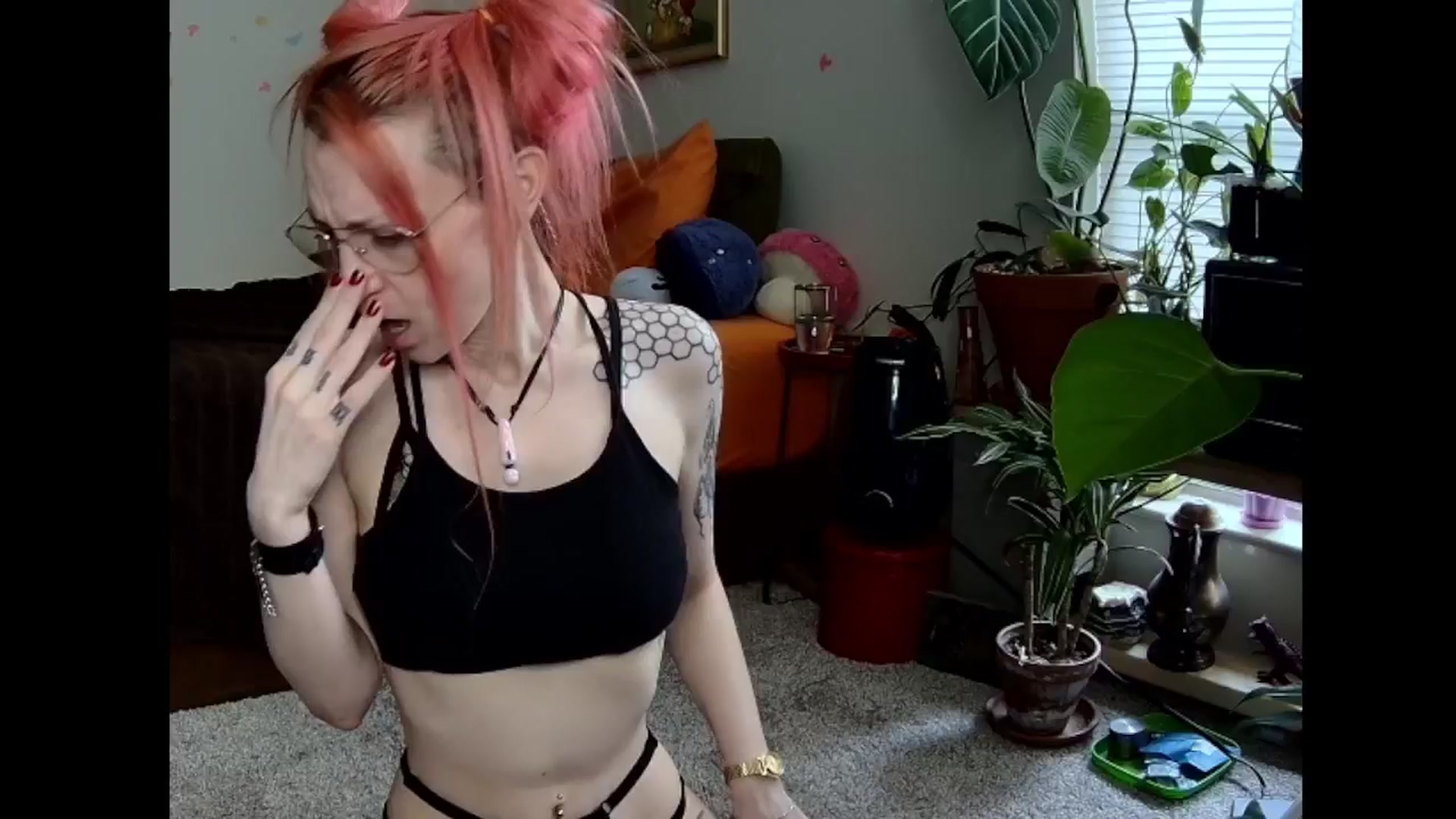 Gallery image thumbnail from JaneMantis's myfreecams stream on, 04/15/2025, 18:14 image 12 of 20