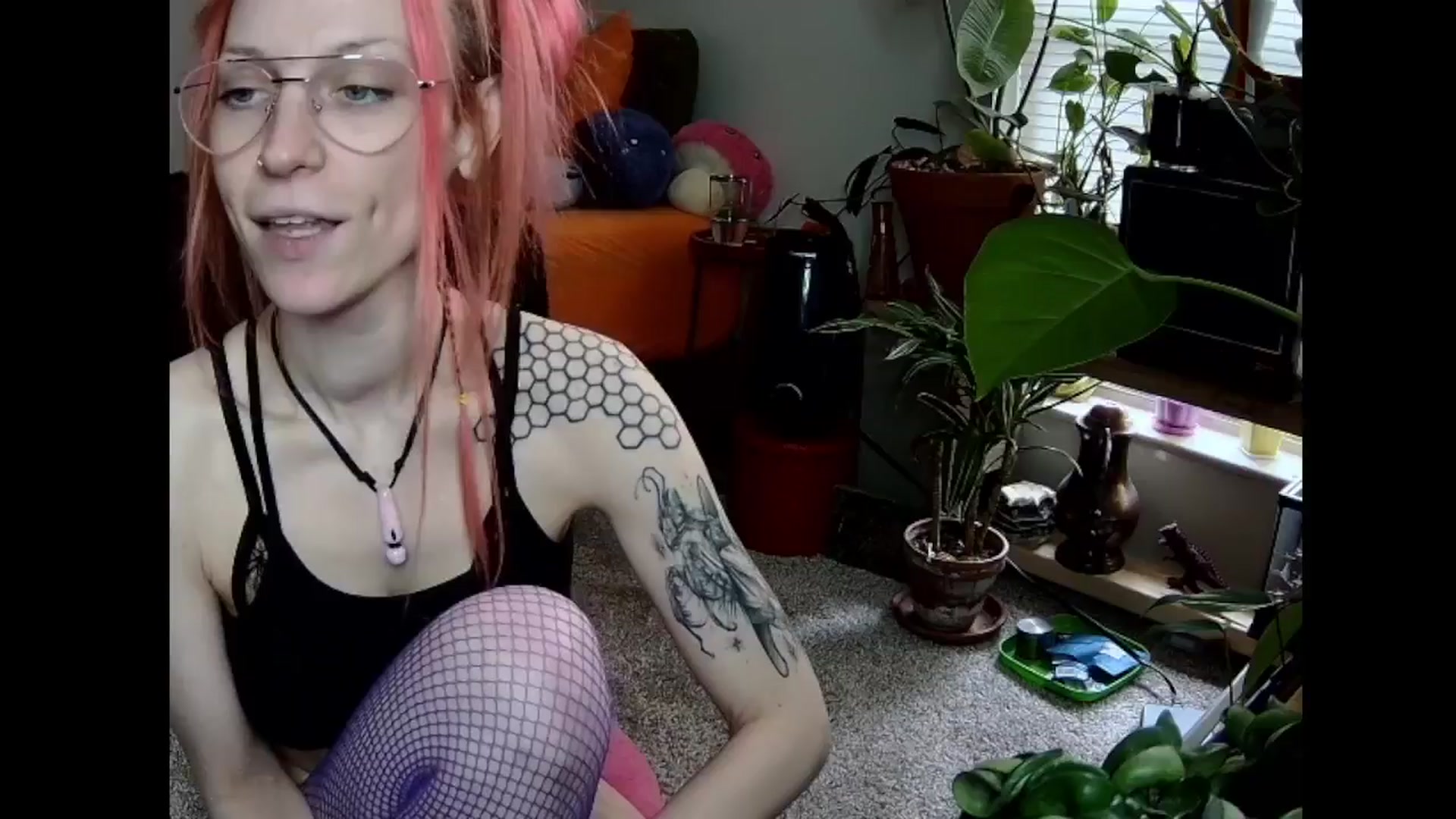 Gallery image thumbnail from JaneMantis's myfreecams stream on, 04/15/2025, 18:14 image 15 of 20