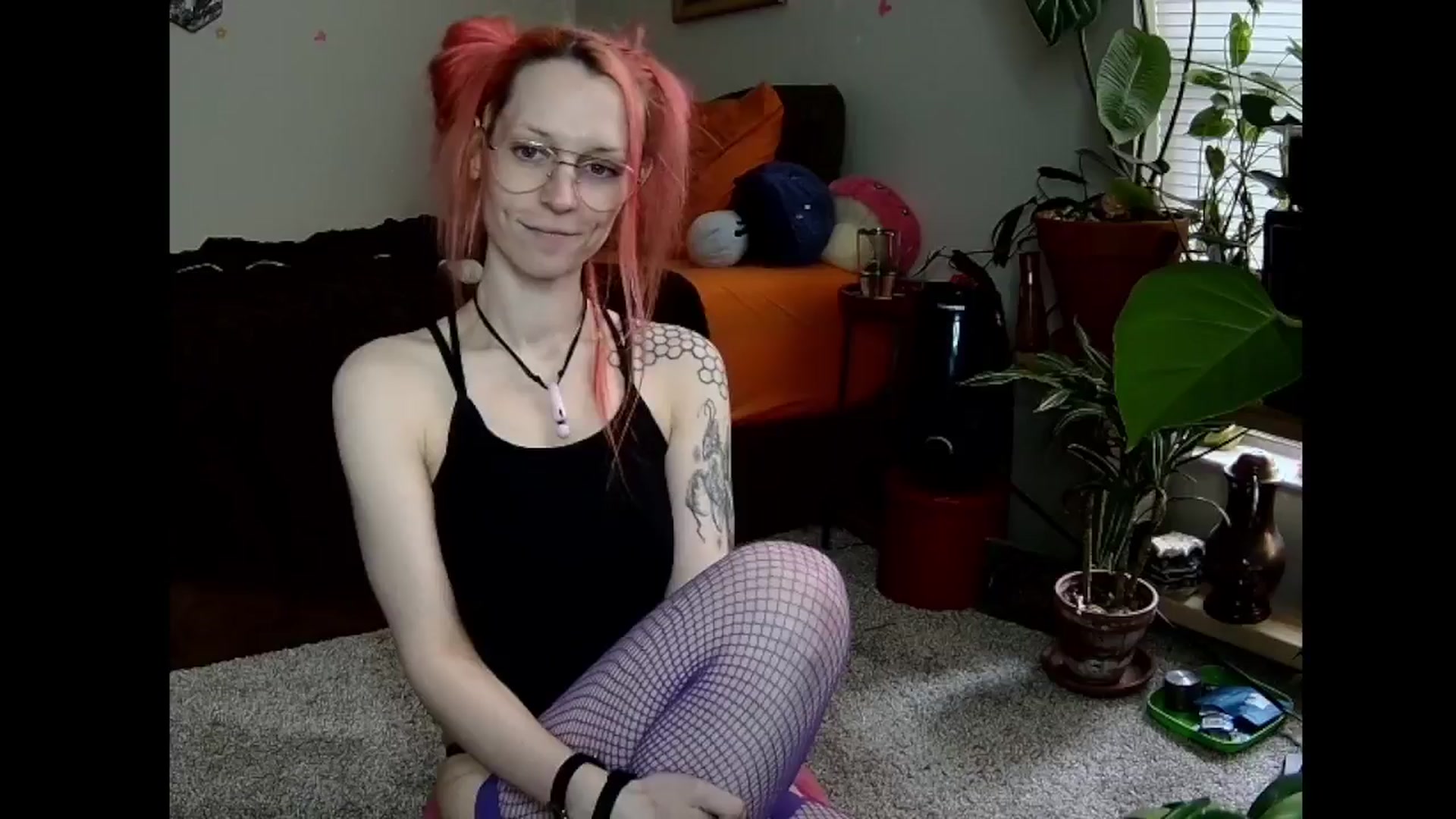 Gallery image thumbnail from JaneMantis's myfreecams stream on, 04/15/2025, 18:14 image 19 of 20