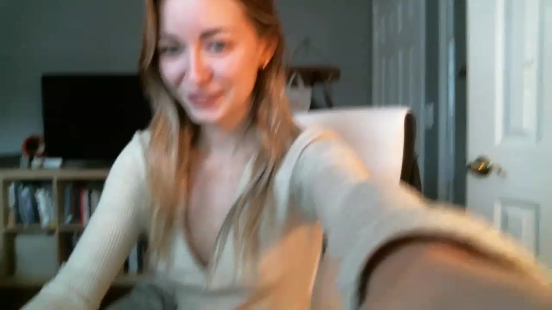 Gallery image thumbnail from JaneRiley_'s myfreecams stream on, 12/06/2022, 20:22 image 6 of 20
