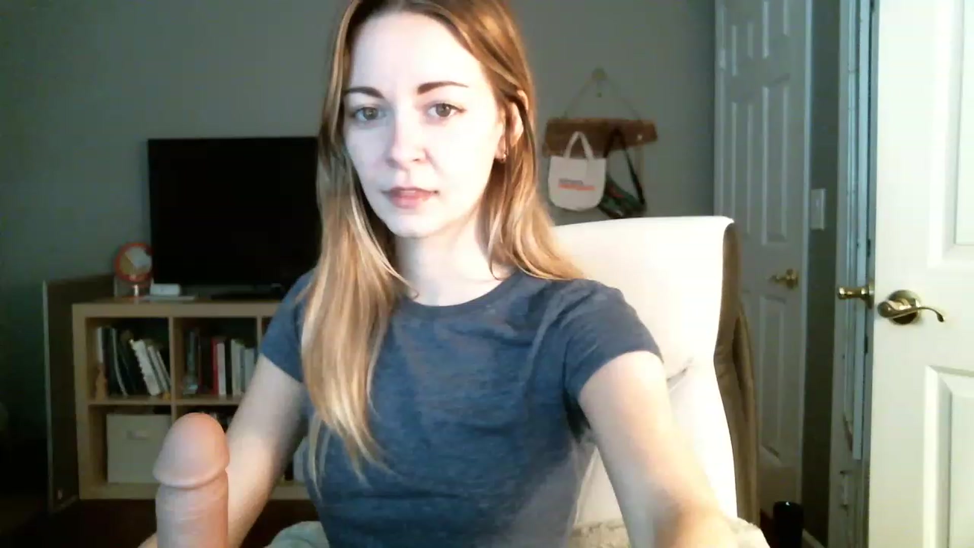 Gallery image thumbnail from JaneRiley_'s myfreecams stream on, 12/07/2022, 20:15 image 4 of 20