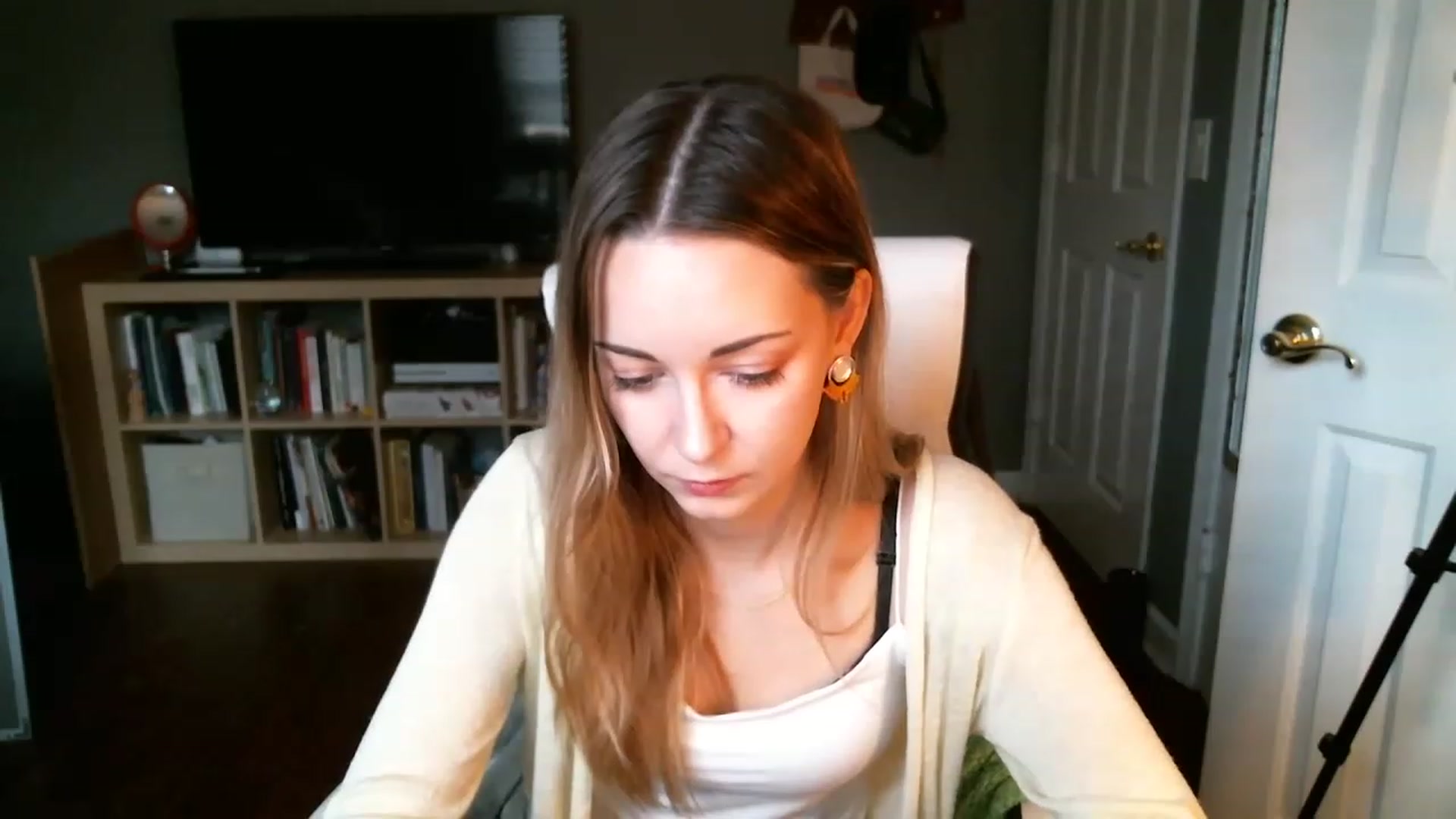 Gallery image thumbnail from JaneRiley_'s myfreecams stream on, 12/29/2022, 17:23 image 13 of 20