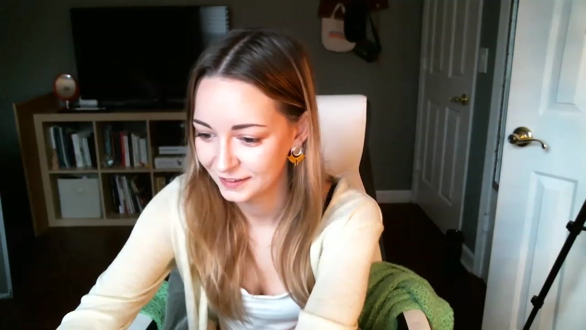 Gallery image thumbnail from JaneRiley_'s myfreecams stream on, 12/29/2022, 17:23 image 5 of 20