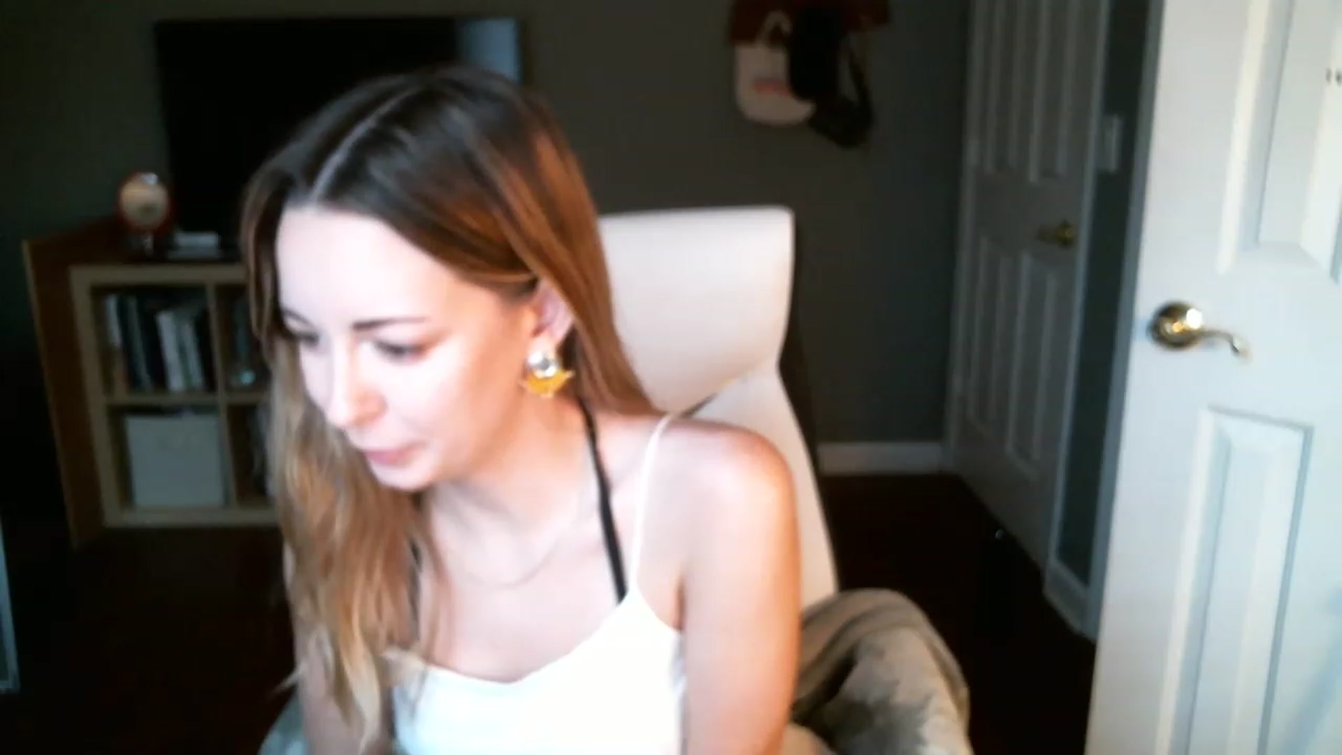 Gallery image thumbnail from JaneRiley_'s myfreecams stream on, 12/29/2022, 20:09 image 20 of 20