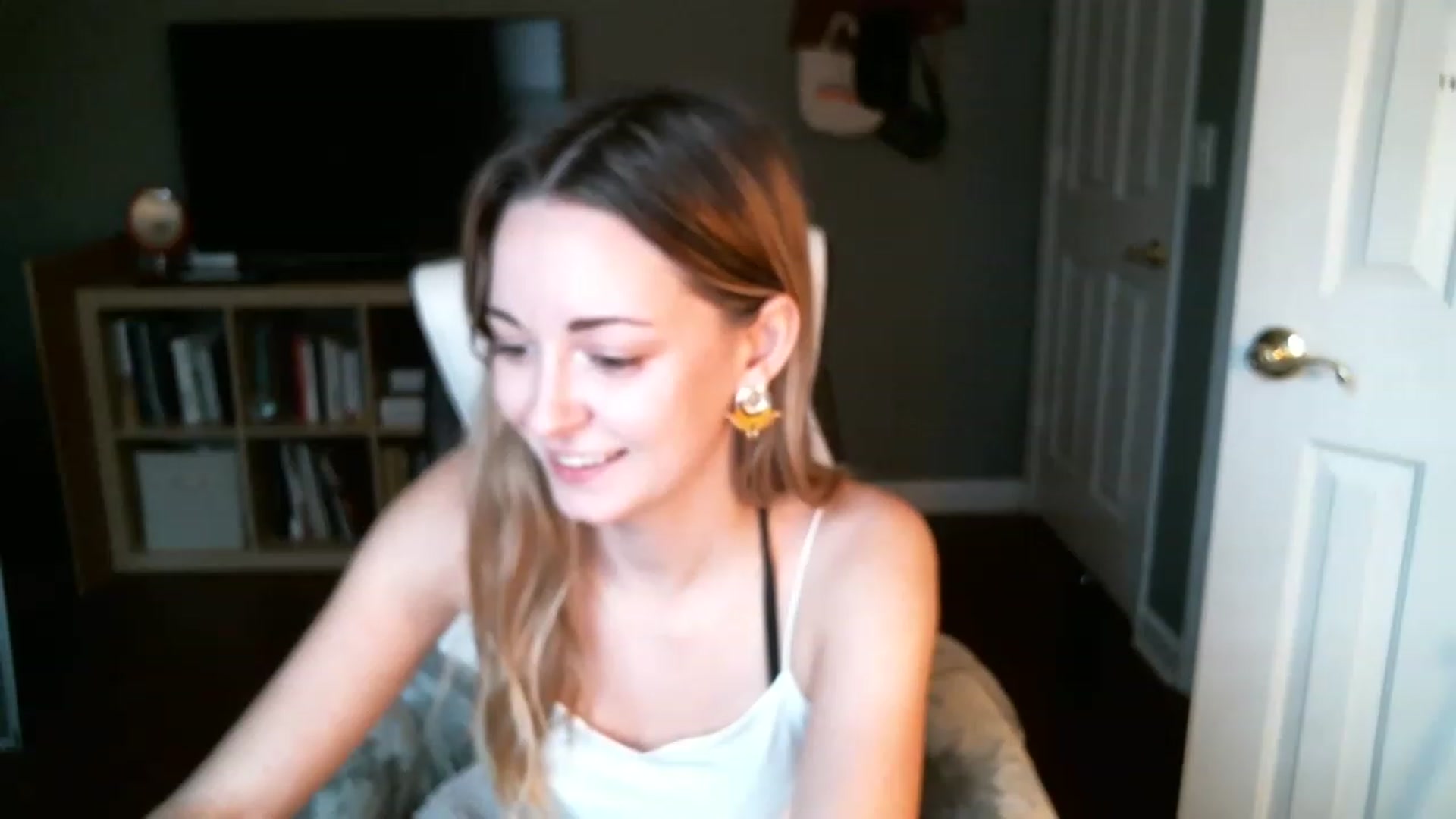 Gallery image thumbnail from JaneRiley_'s myfreecams stream on, 12/29/2022, 20:09 image 17 of 20