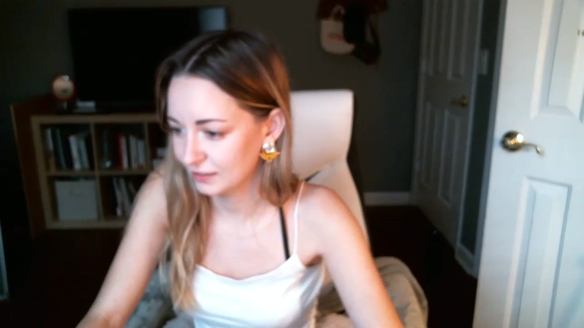 Gallery image thumbnail from JaneRiley_'s myfreecams stream on, 12/29/2022, 20:09 image 16 of 20