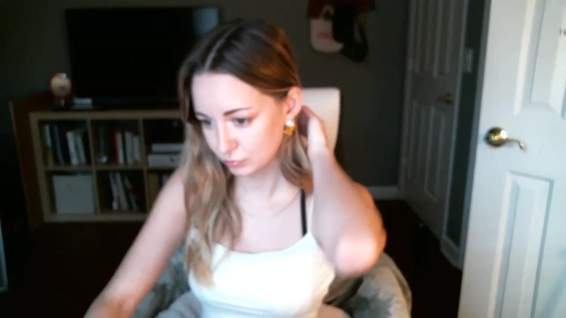 Gallery image thumbnail from JaneRiley_'s myfreecams stream on, 12/29/2022, 20:09 image 19 of 20