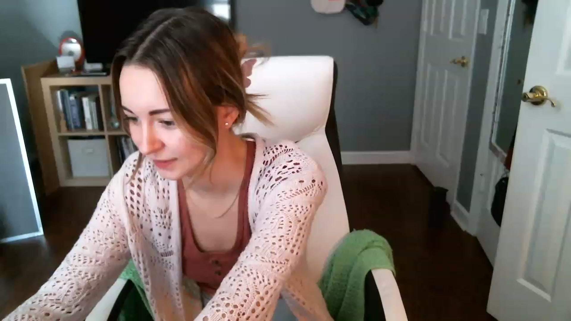 Gallery image thumbnail from JaneRiley_'s myfreecams stream on, 01/05/2023, 19:38 image 10 of 20