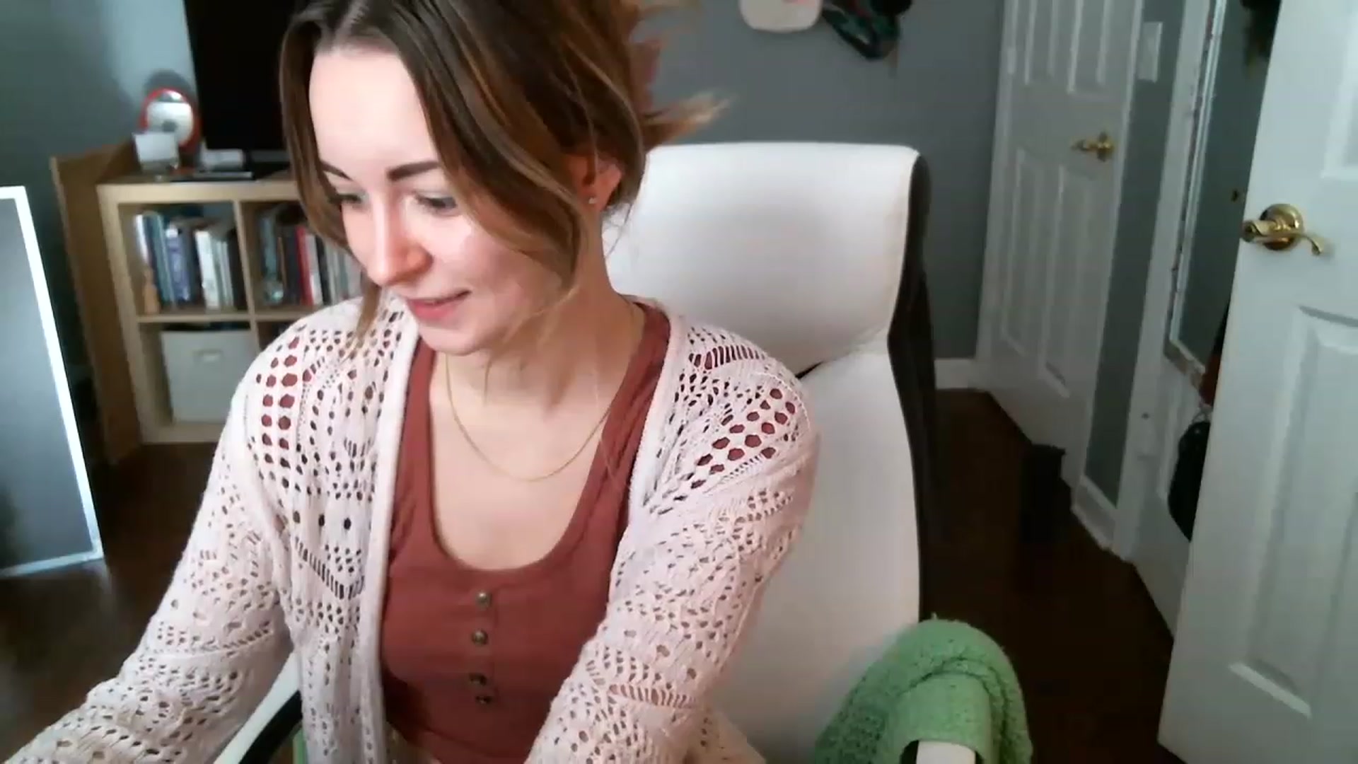 Gallery image thumbnail from JaneRiley_'s myfreecams stream on, 01/05/2023, 19:38 image 15 of 20