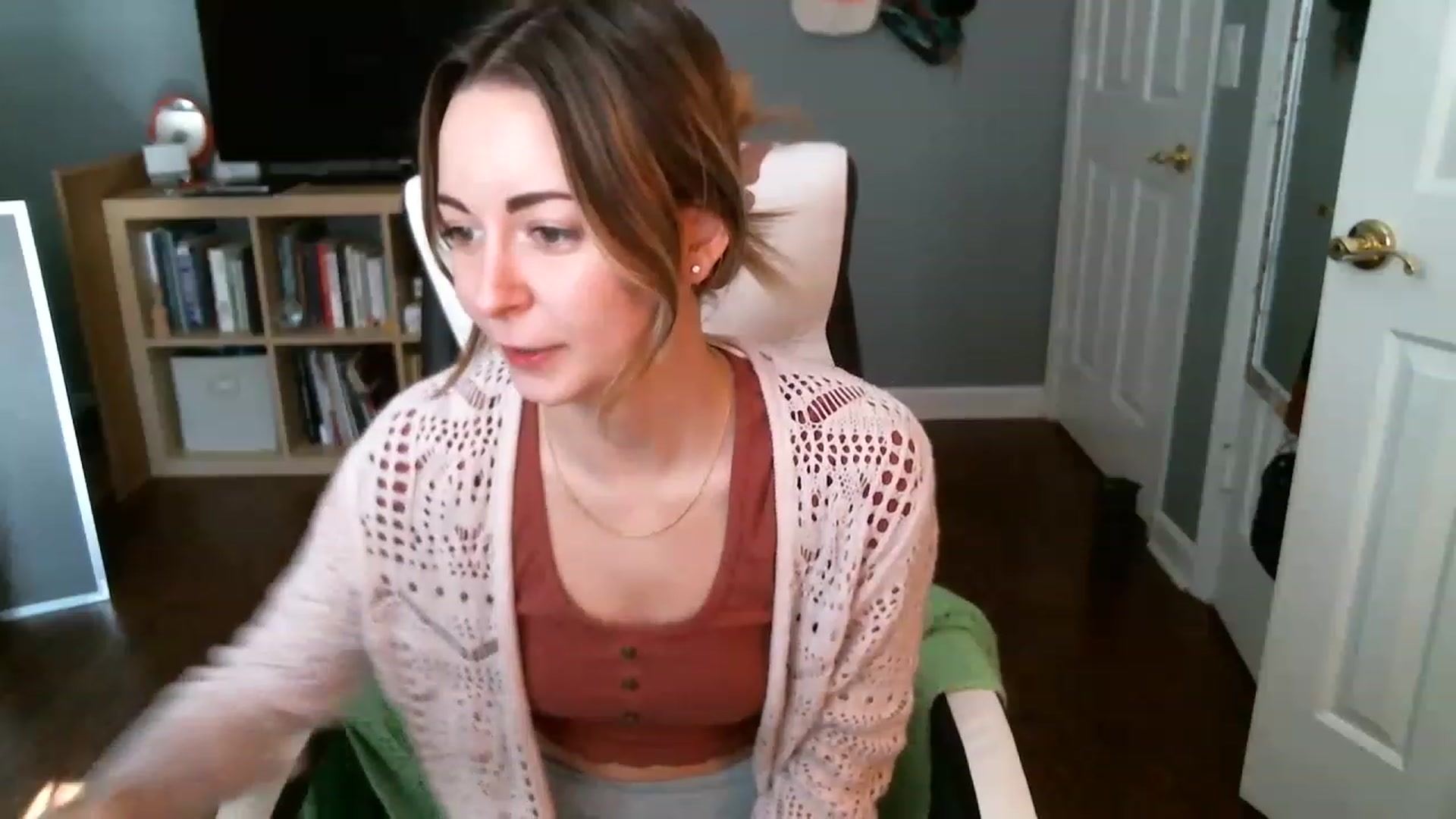 Gallery image thumbnail from JaneRiley_'s myfreecams stream on, 01/05/2023, 19:38 image 6 of 20