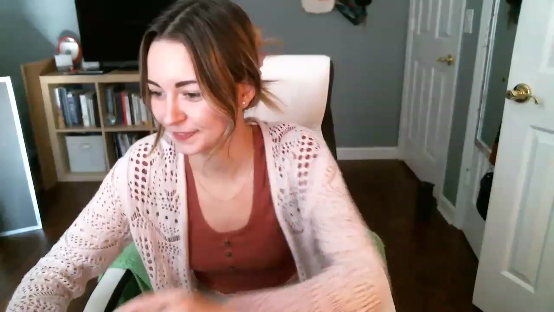 Gallery image thumbnail from JaneRiley_'s myfreecams stream on, 01/05/2023, 19:38 image 9 of 20