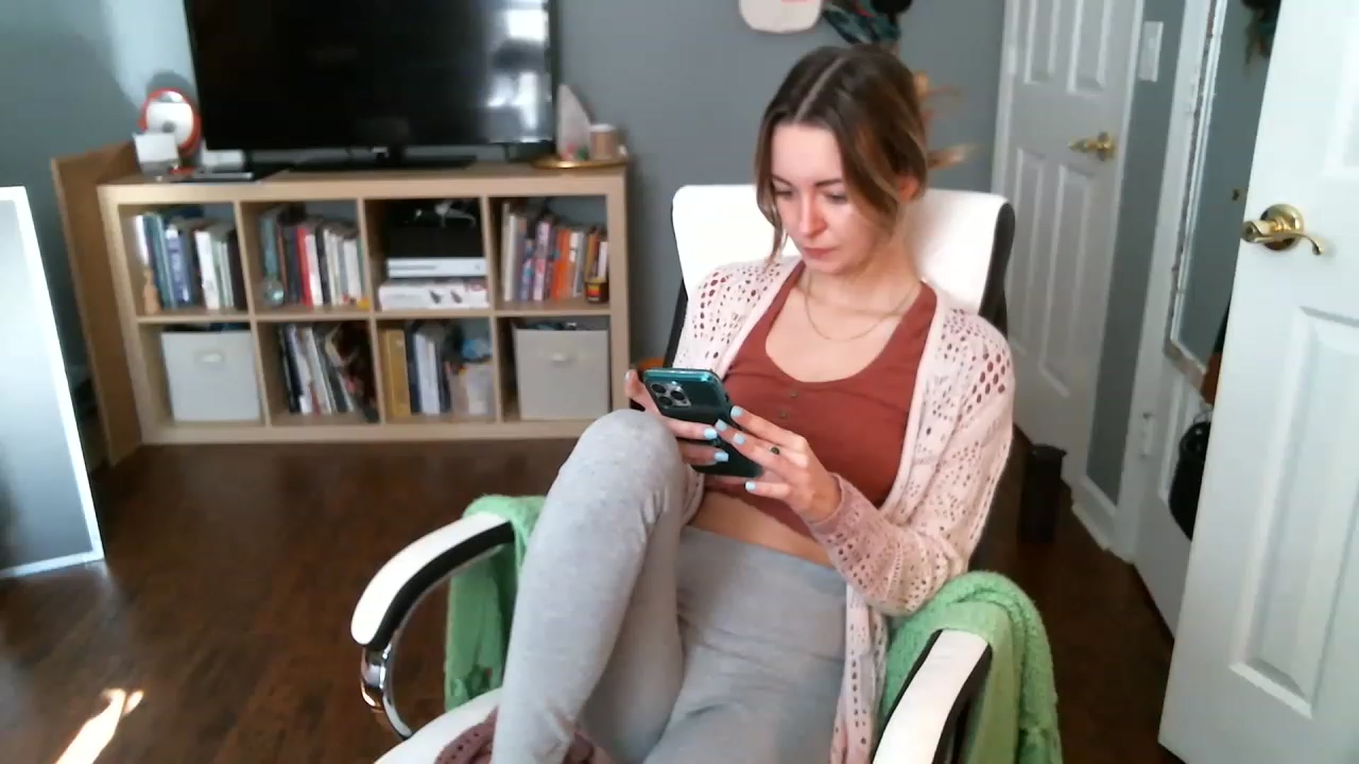 Gallery image thumbnail from JaneRiley_'s myfreecams stream on, 01/05/2023, 19:38 image 13 of 20