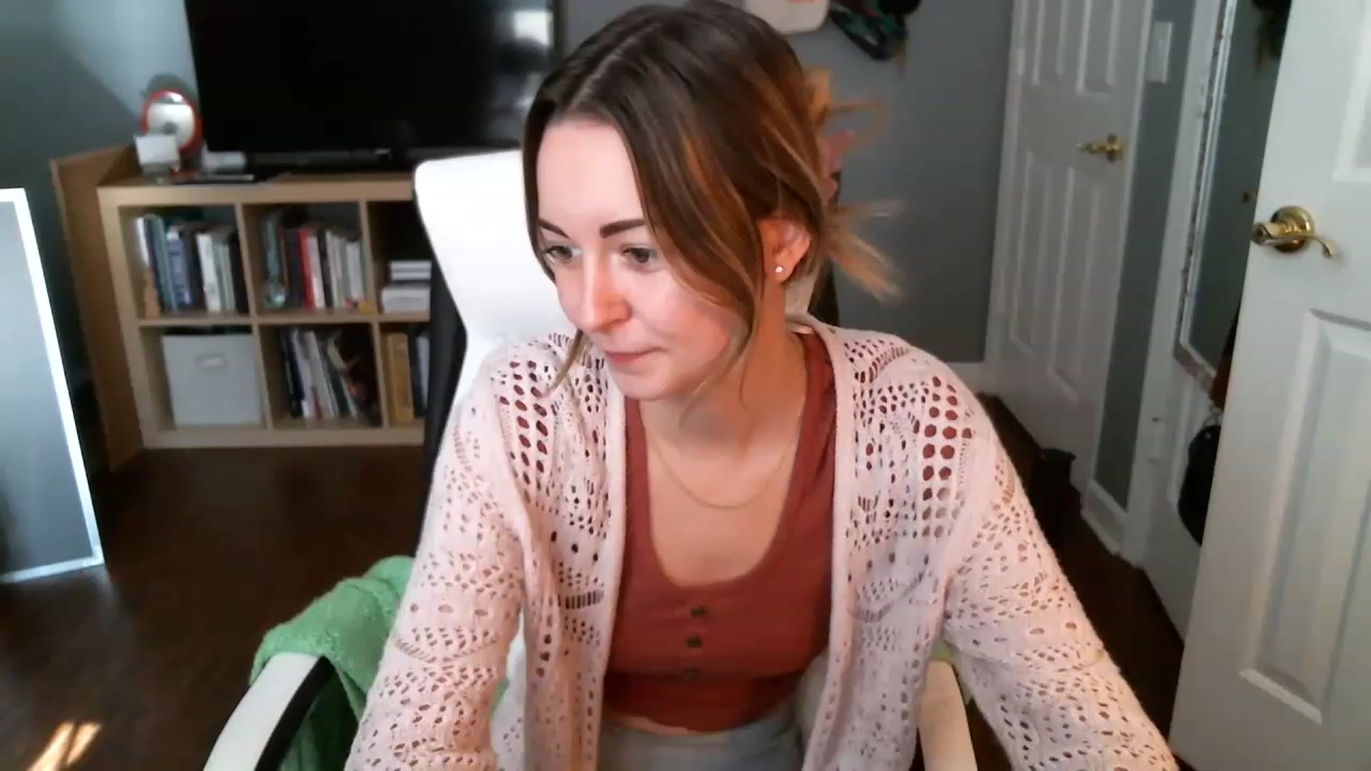 Gallery image thumbnail from JaneRiley_'s myfreecams stream on, 01/05/2023, 19:38 image 8 of 20