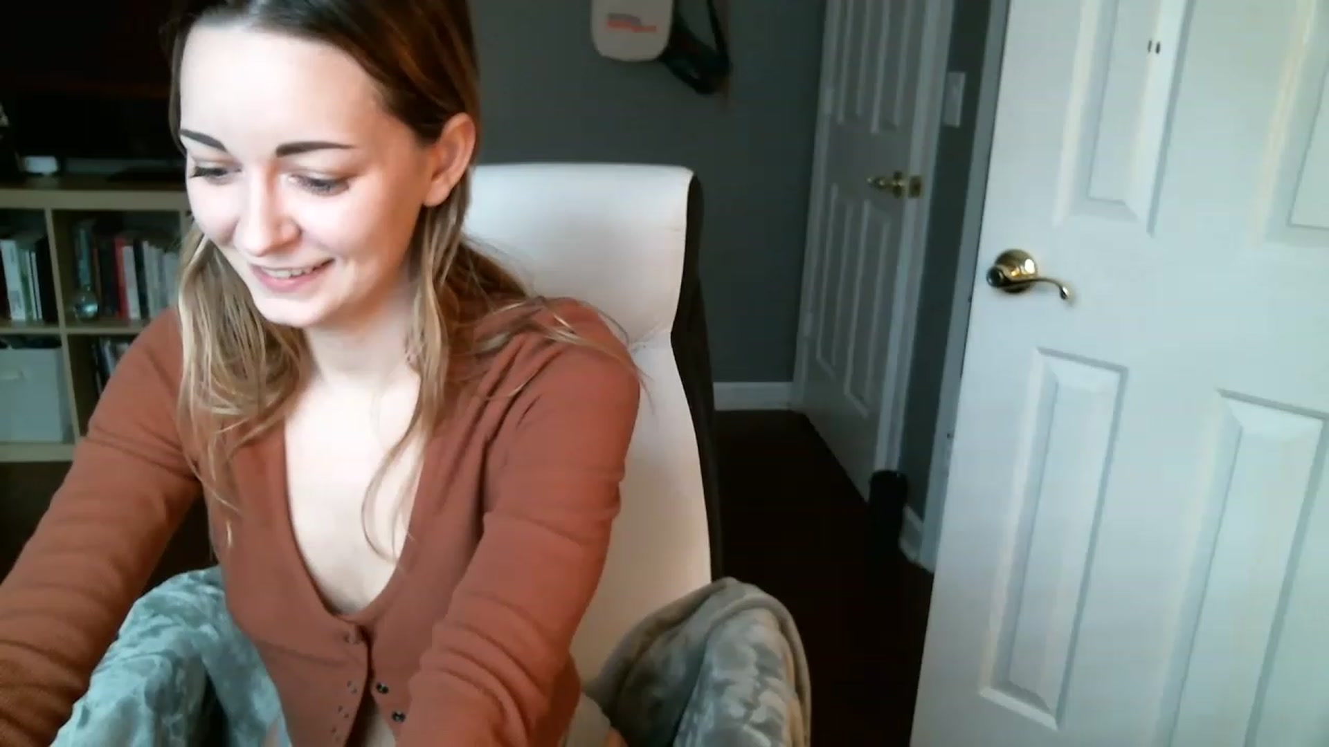 Gallery image thumbnail from JaneRiley_'s myfreecams stream on, 01/12/2023, 17:24 image 17 of 20