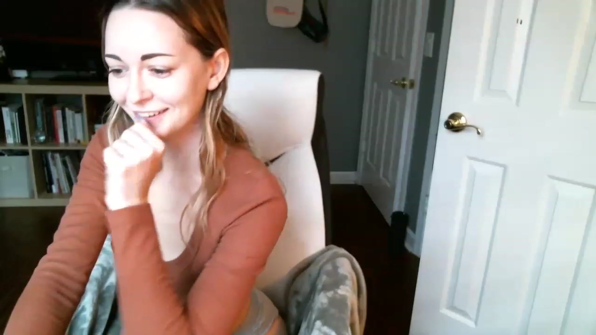 Gallery image thumbnail from JaneRiley_'s myfreecams stream on, 01/12/2023, 17:24 image 19 of 20