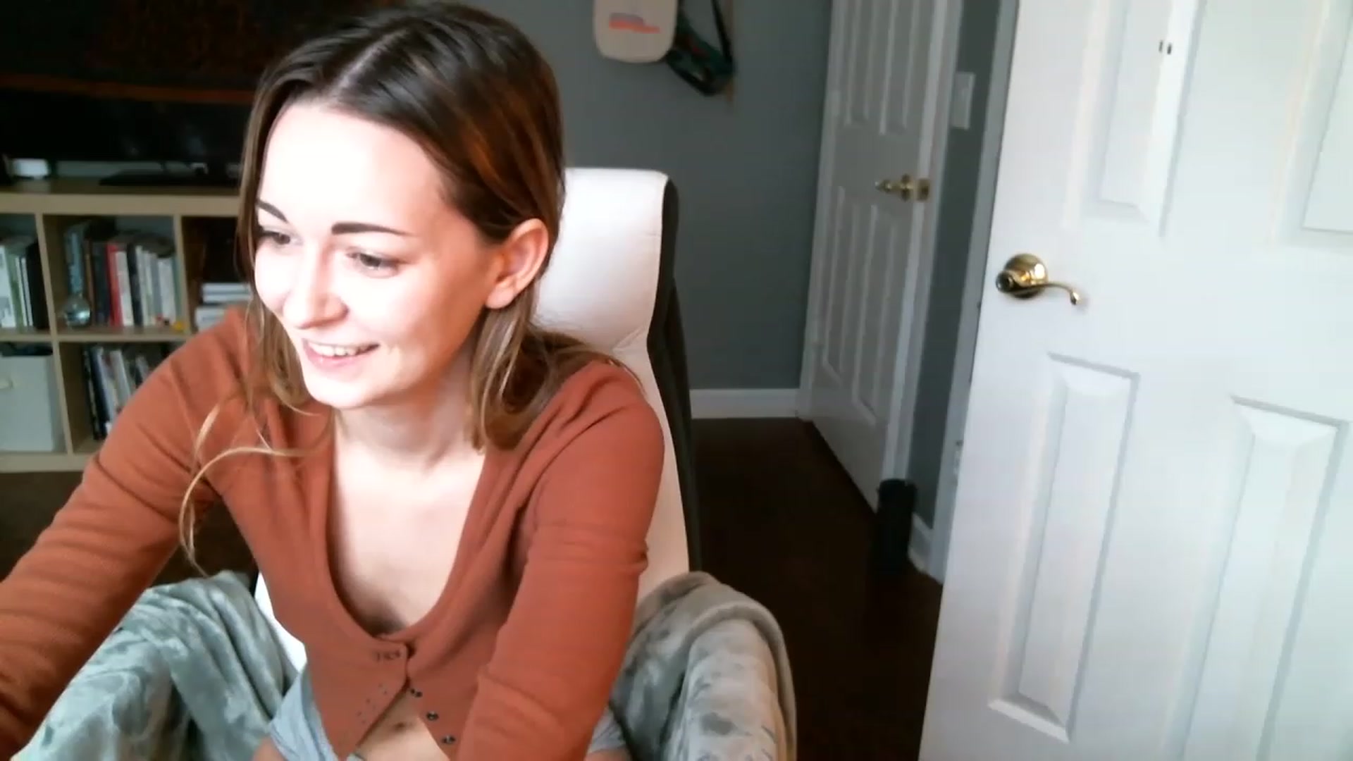 Gallery image thumbnail from JaneRiley_'s myfreecams stream on, 01/12/2023, 17:24 image 3 of 20