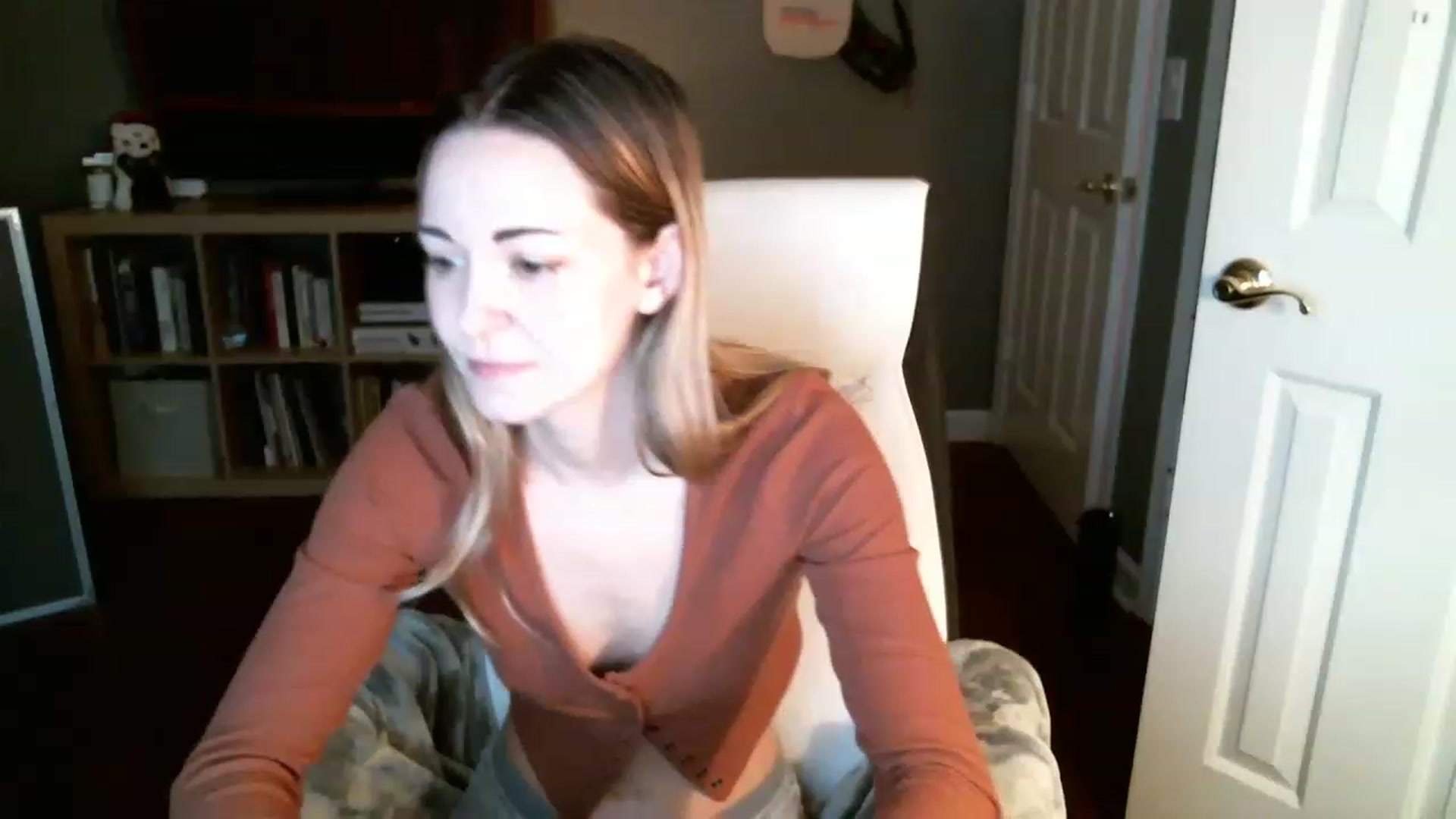 Gallery image thumbnail from JaneRiley_'s myfreecams stream on, 01/12/2023, 19:42 image 10 of 20