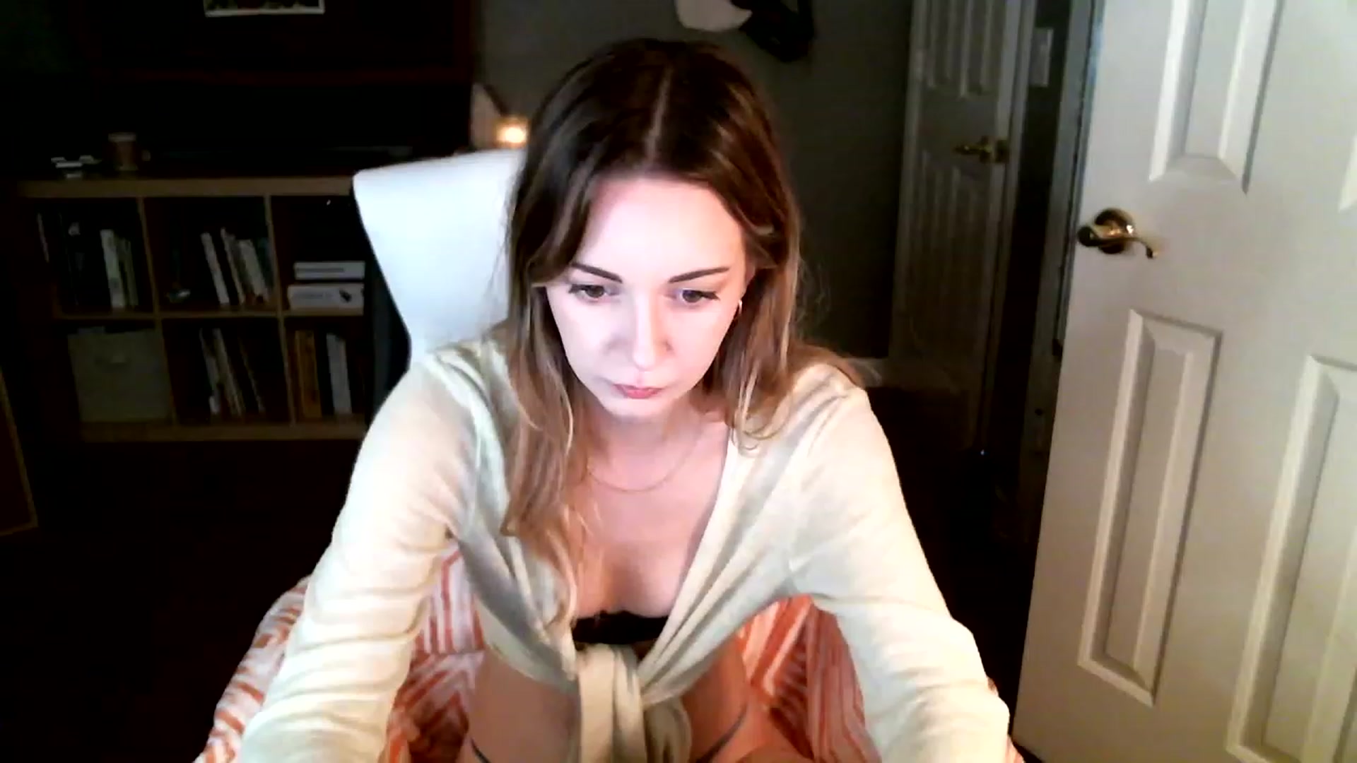 Gallery image thumbnail from JaneRiley_'s myfreecams stream on, 01/18/2023, 23:09 image 17 of 20