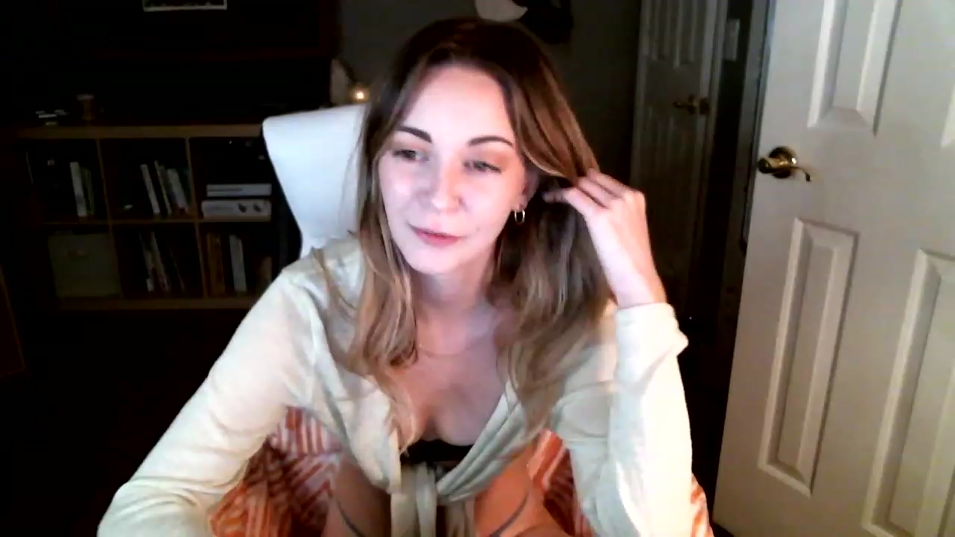 Gallery image thumbnail from JaneRiley_'s myfreecams stream on, 01/18/2023, 23:09 image 6 of 20