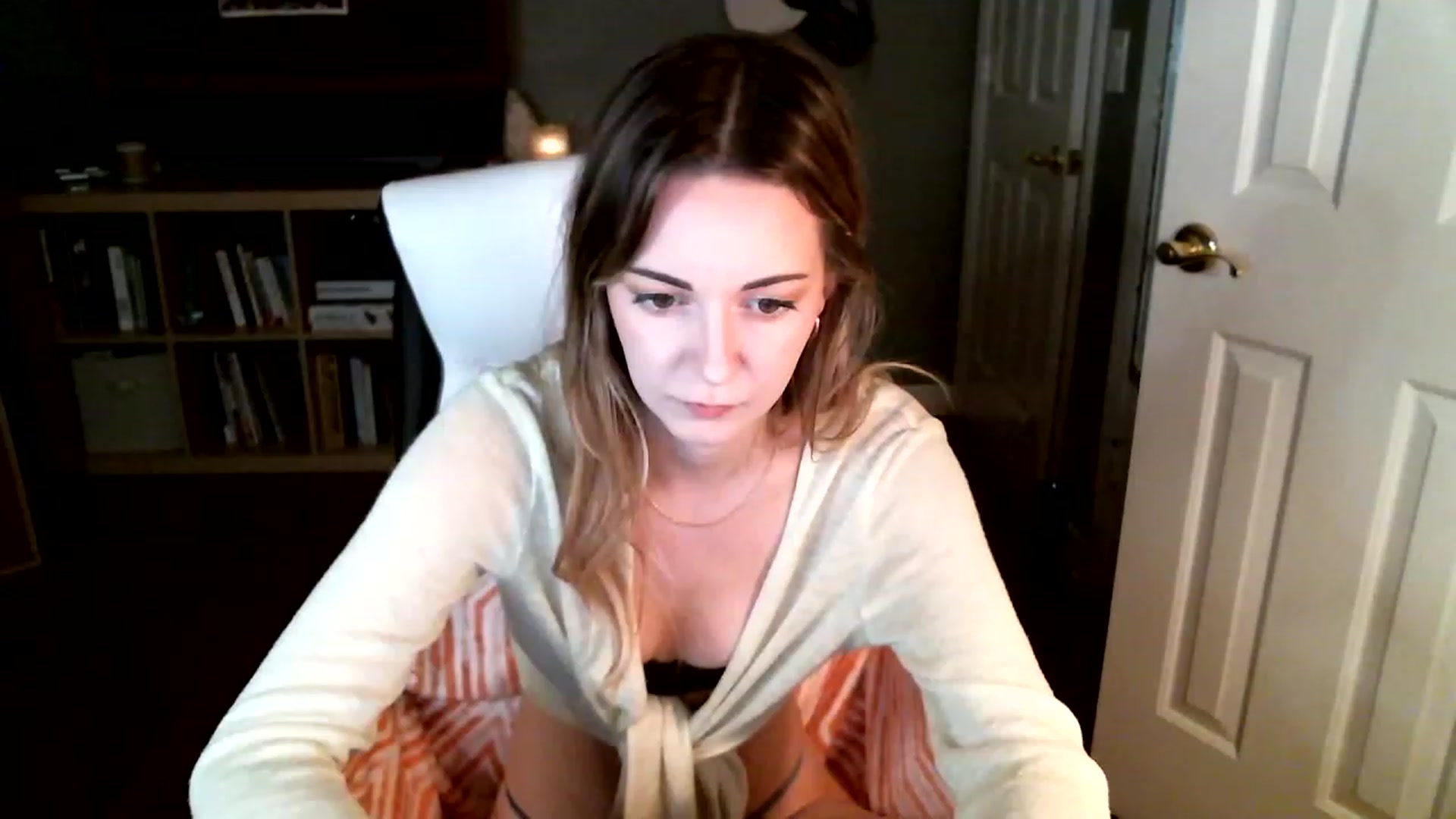 Gallery image thumbnail from JaneRiley_'s myfreecams stream on, 01/18/2023, 23:09 image 13 of 20