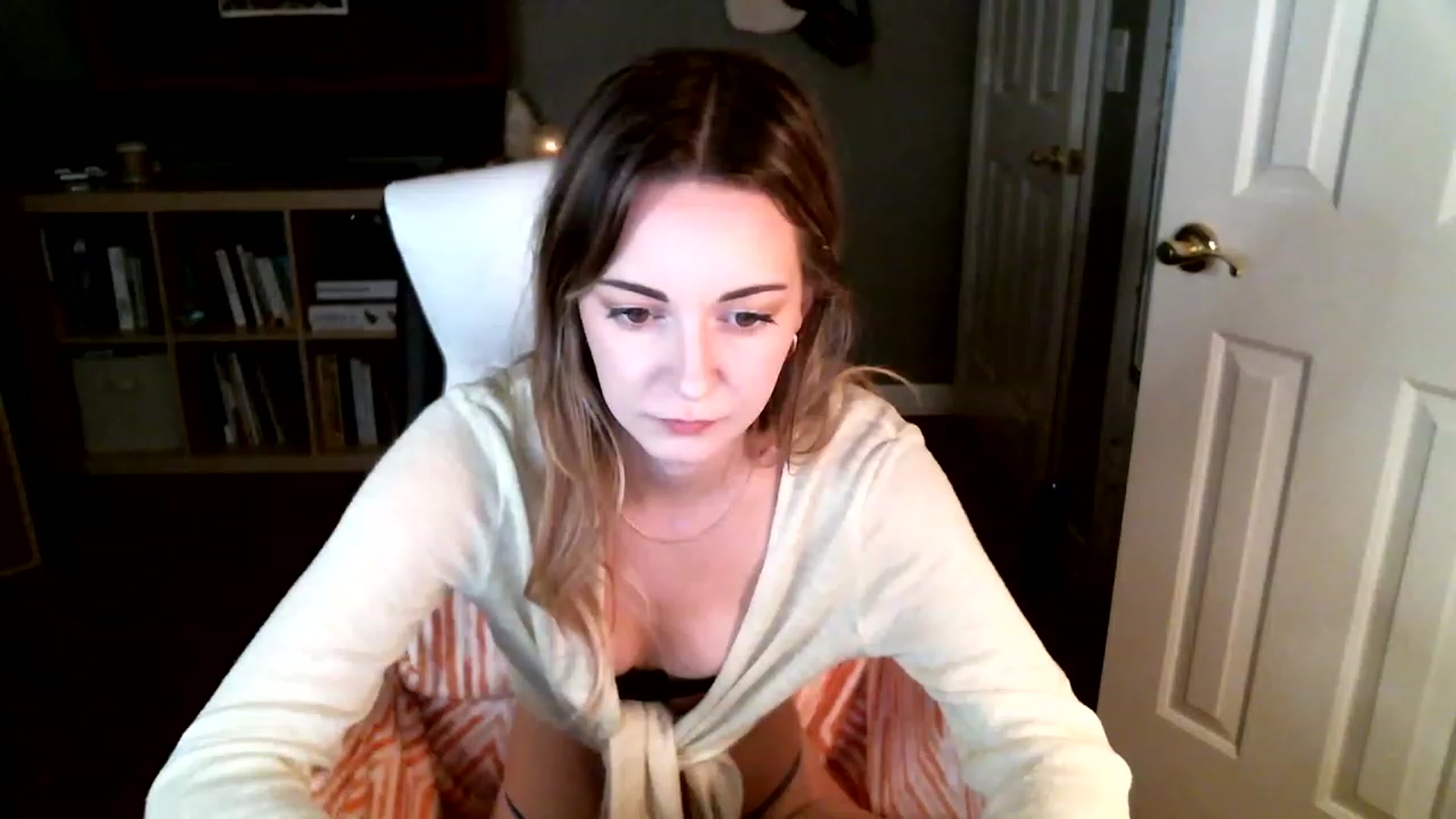 Gallery image thumbnail from JaneRiley_'s myfreecams stream on, 01/18/2023, 23:09 image 12 of 20